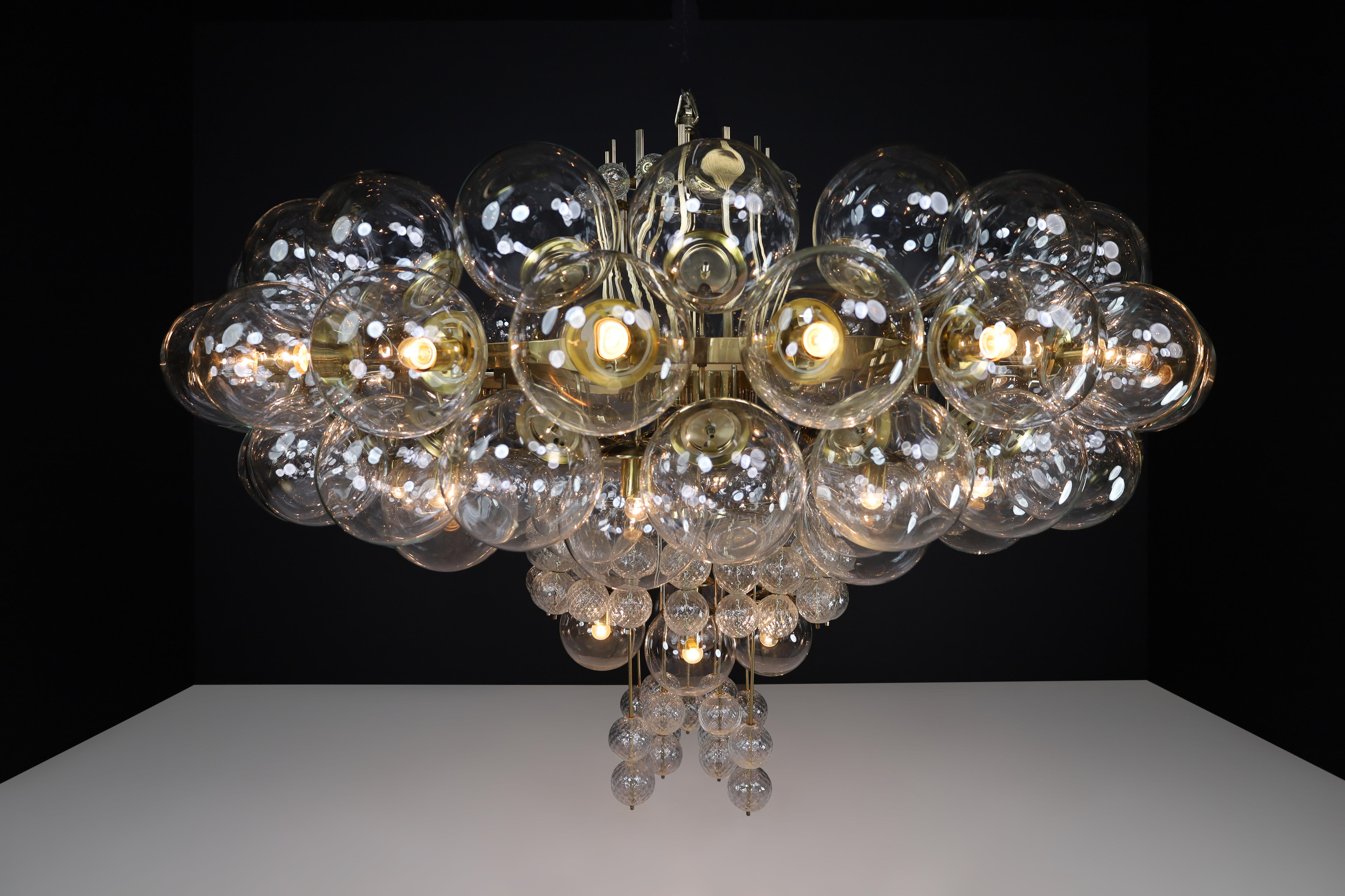 XXL Grande Hotel Chandelier with Brass Fixture and Hand-Blowed Glass Globes 1960 For Sale 12