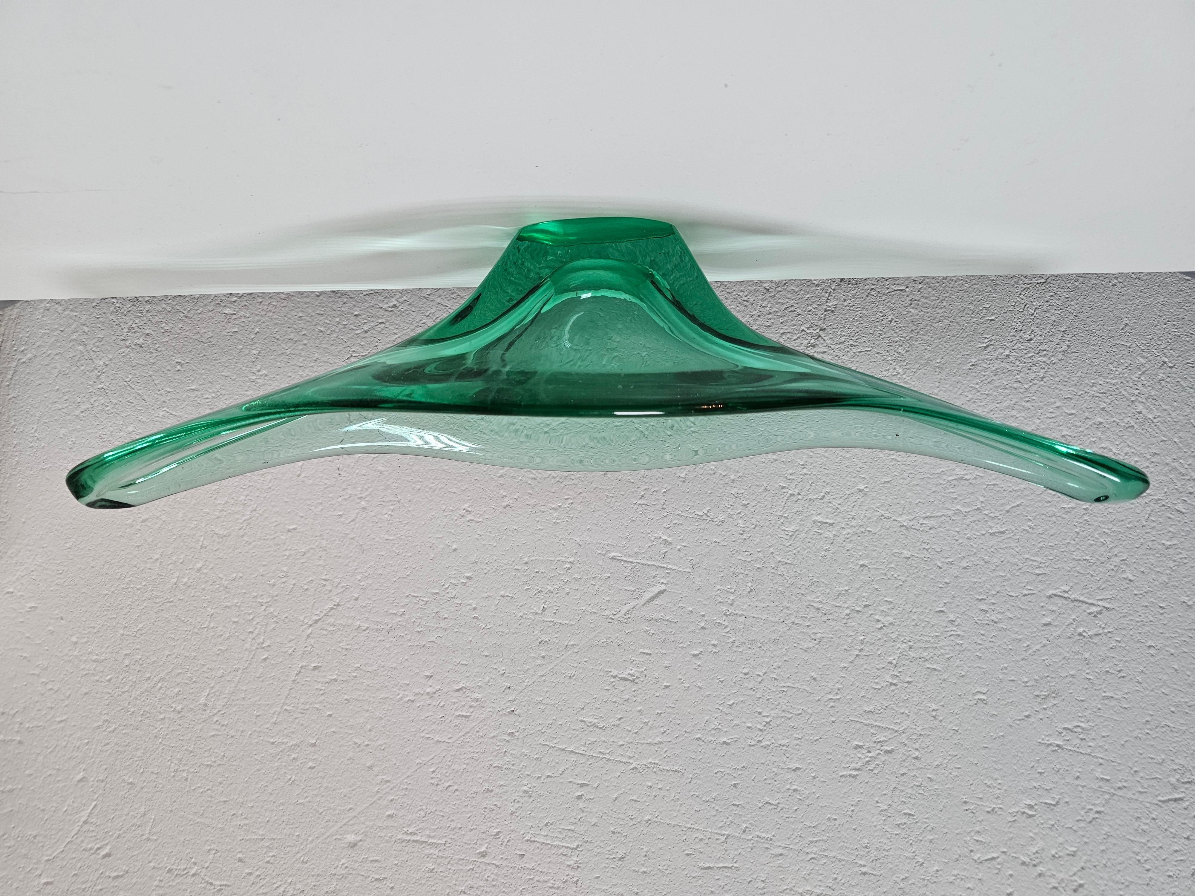 Mid-Century Modern XXL Green Murano Glass Bowl shaped as Gondola, Italy 1970s For Sale