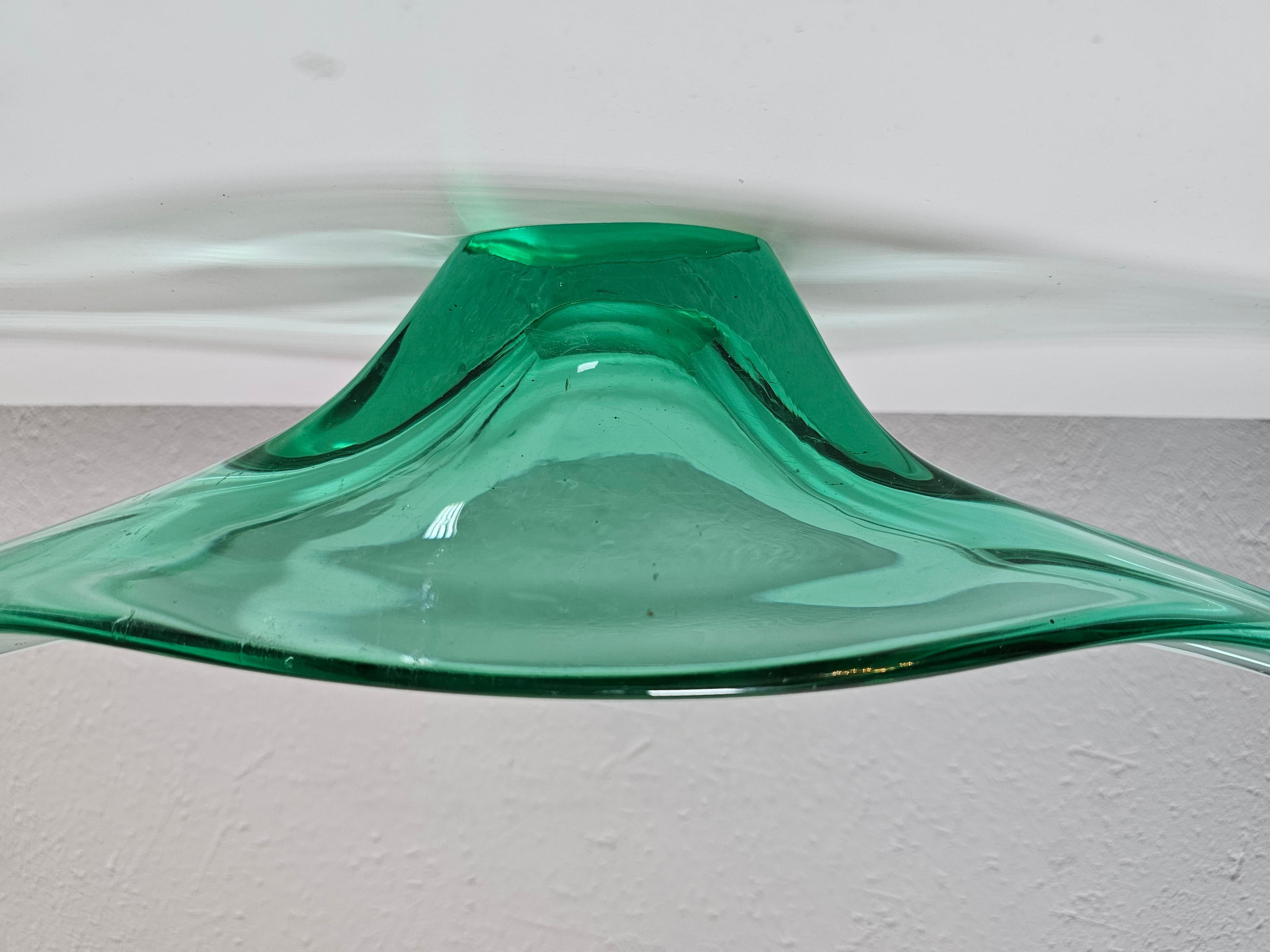 XXL Green Murano Glass Bowl shaped as Gondola, Italy 1970s For Sale 2