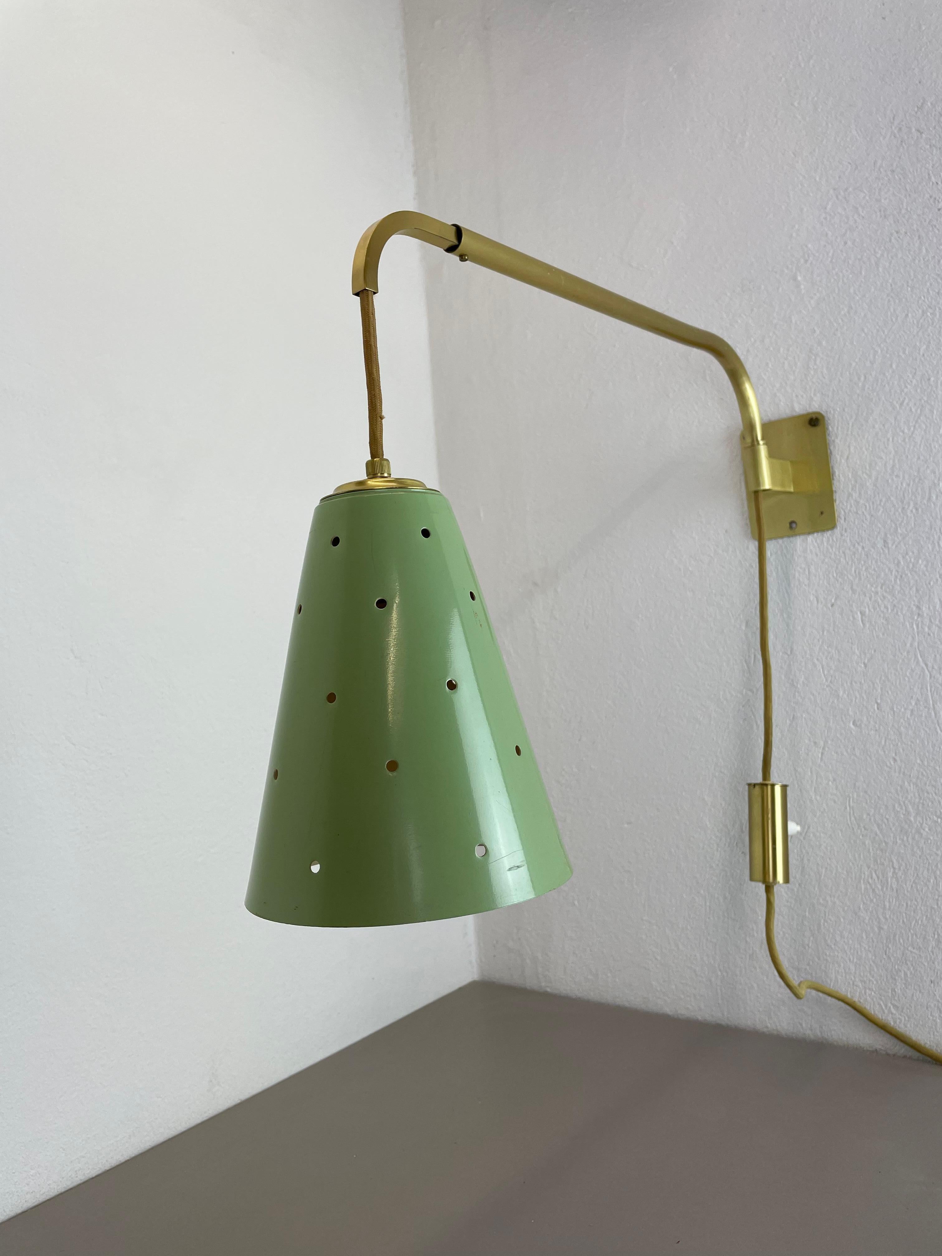 XXL Green Stilnovo Style Adjustable Counter Weight Brass Wall Light Italy, 1960s For Sale 3
