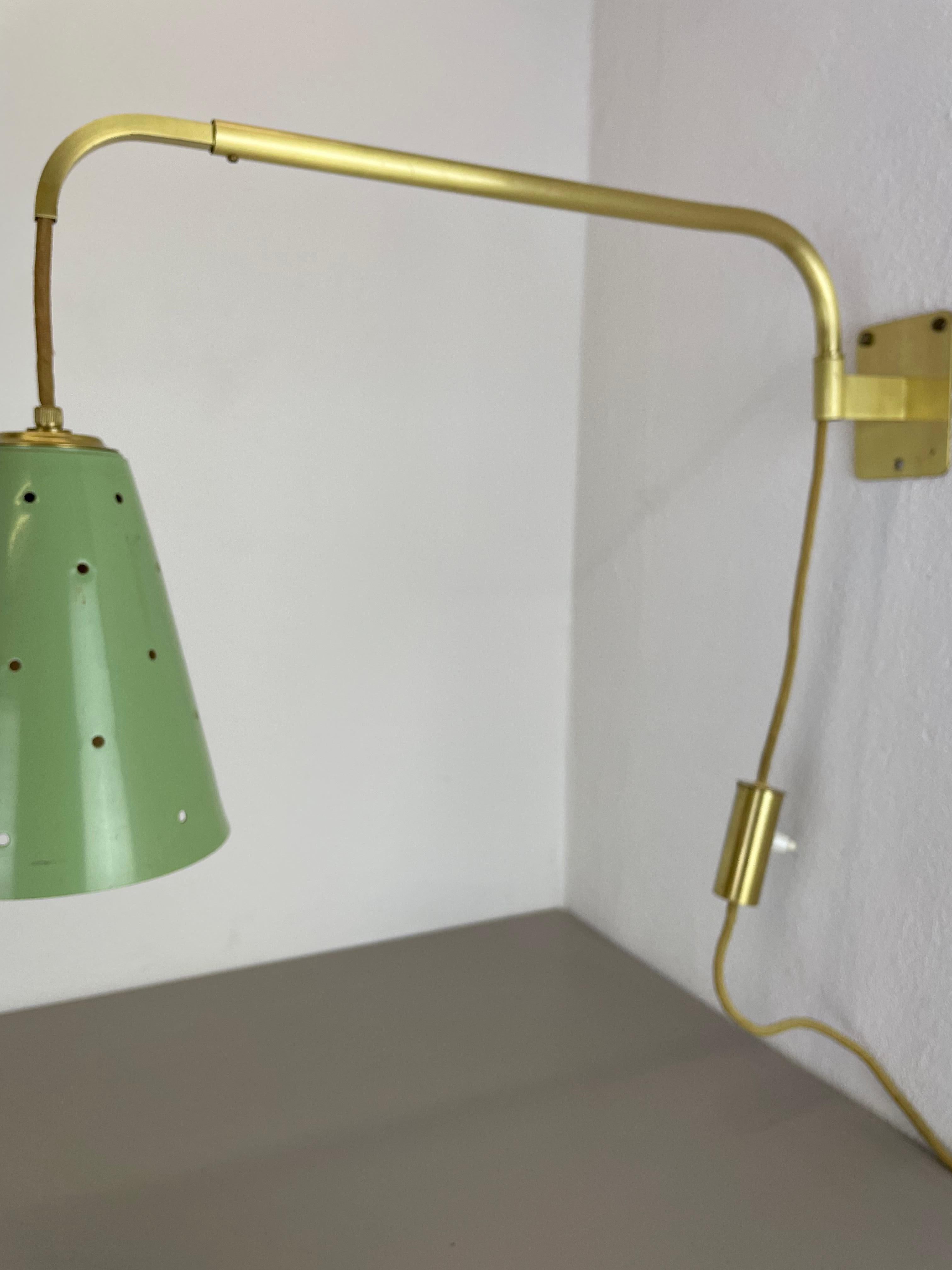XXL Green Stilnovo Style Adjustable Counter Weight Brass Wall Light Italy, 1960s For Sale 11