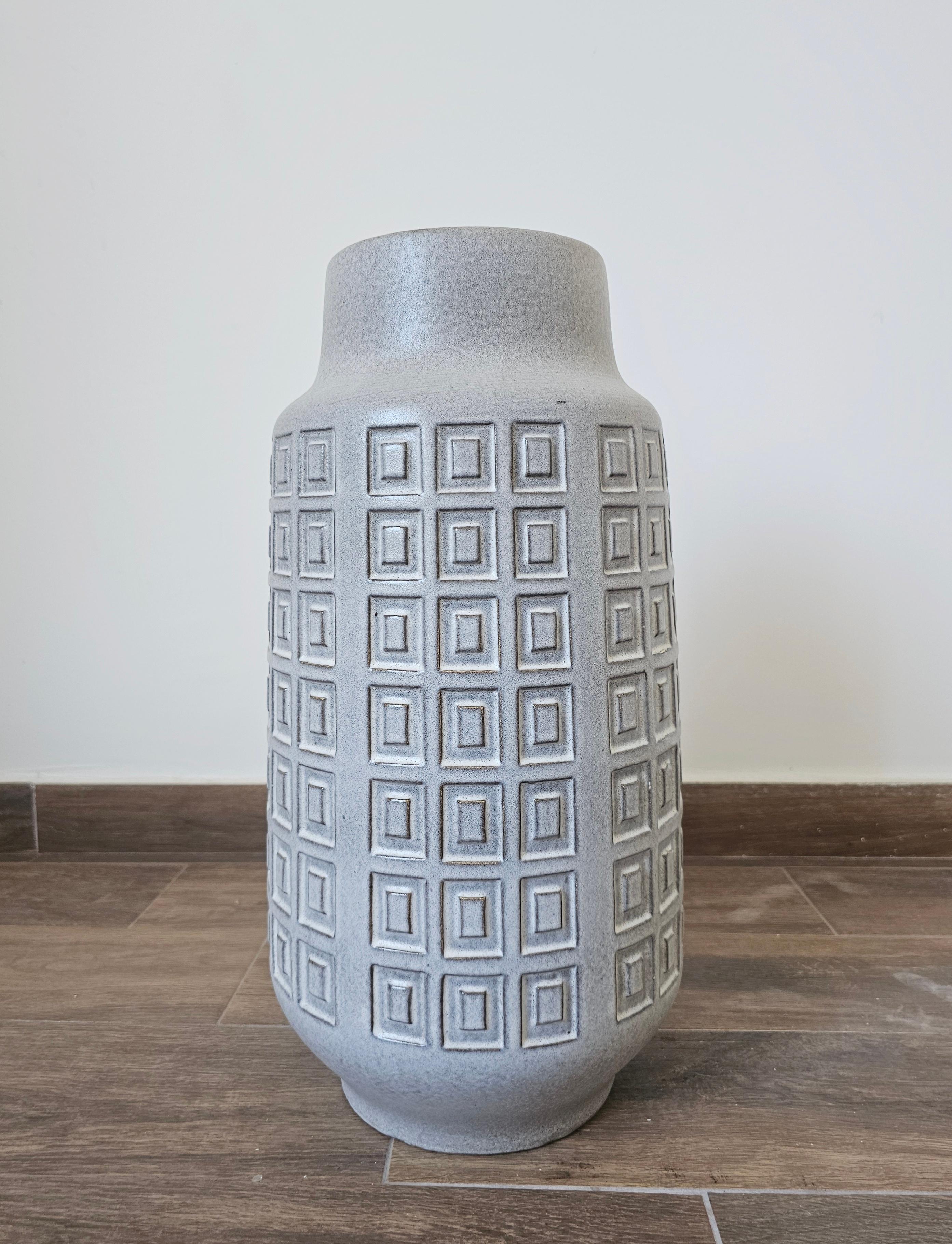 Mid-Century moderno Vaso da terra XXL in ceramica grigia di Scheurich Modello 226-50, Germania Ovest anni '70 in vendita