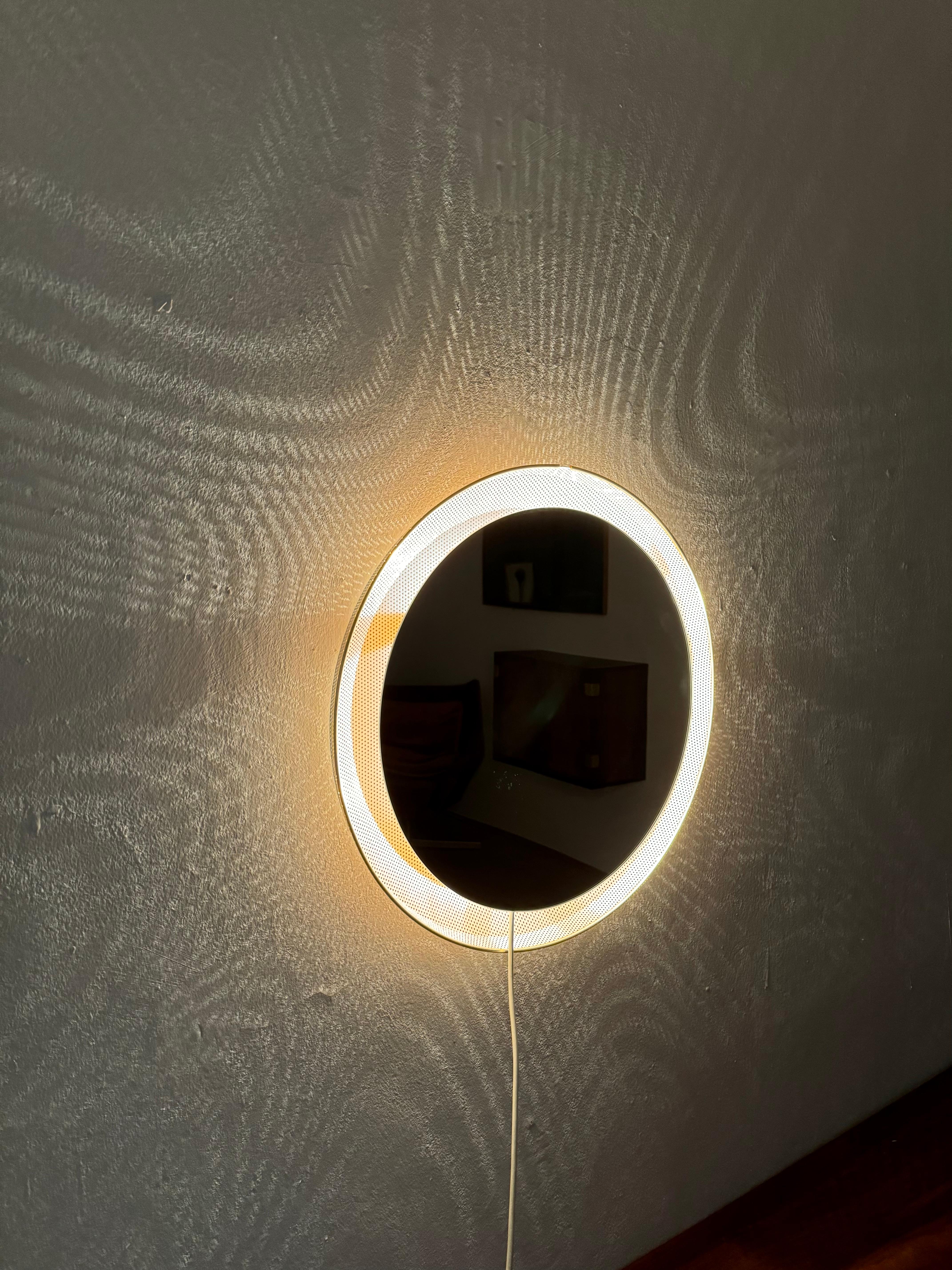 Illuminated Sunburst Mirror For Sale 6