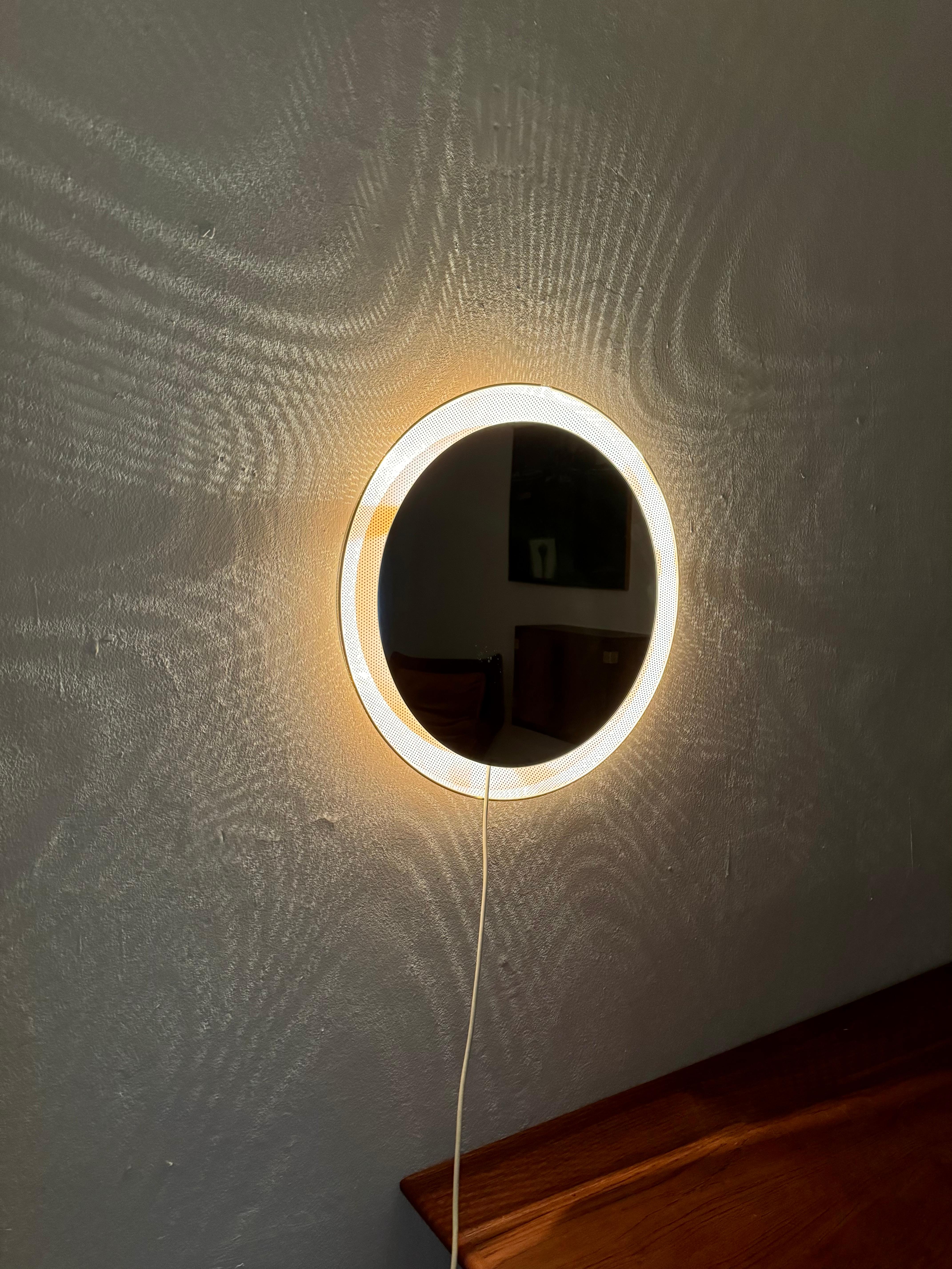 Illuminated Sunburst Mirror For Sale 2
