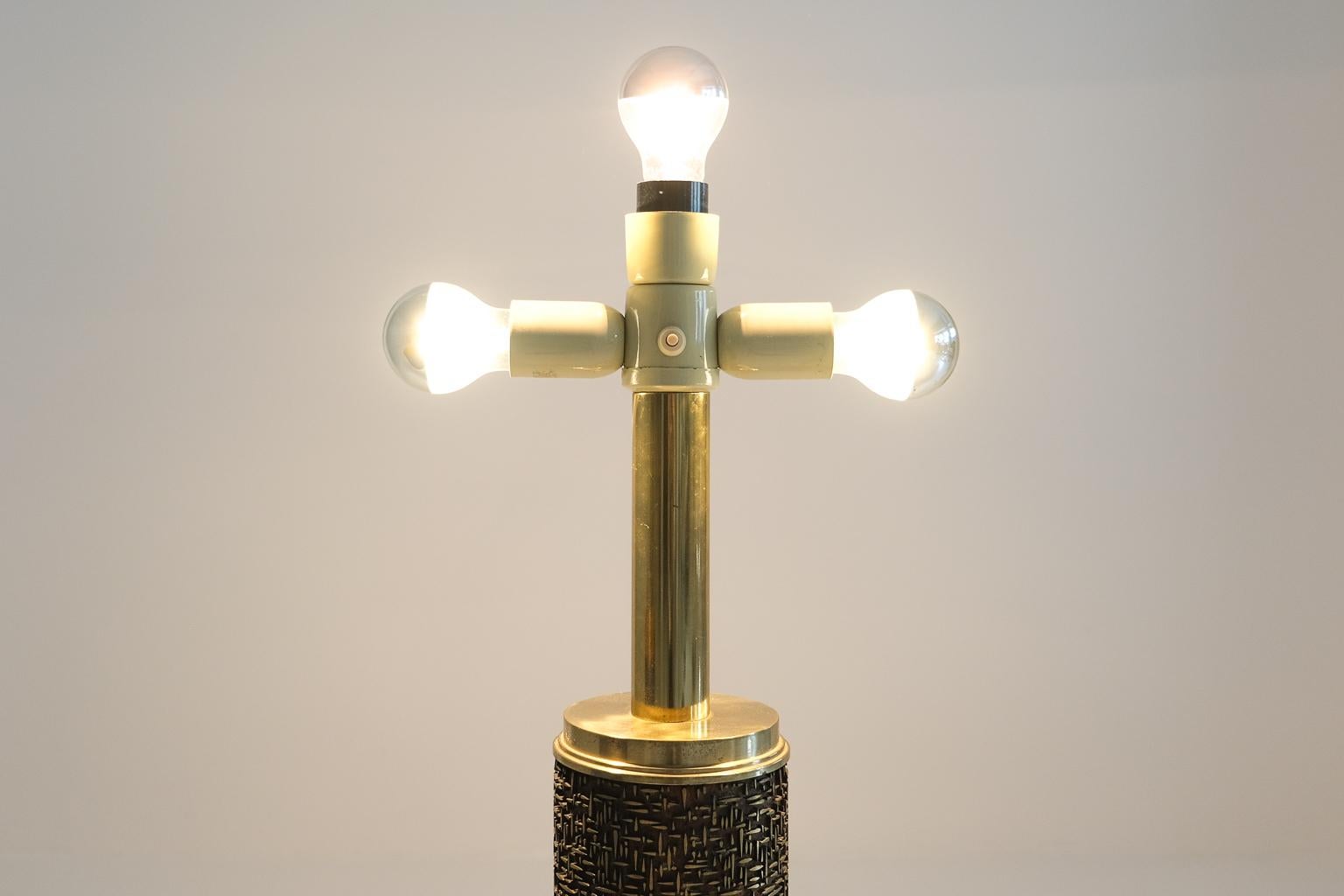 XXL italian table lamp with leather pierced brass relief feet, 1960s For Sale 7
