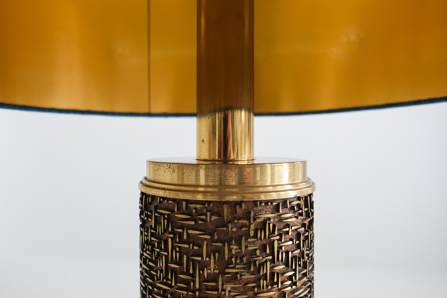 XXL italian table lamp with leather pierced brass relief feet, 1960s For Sale 9