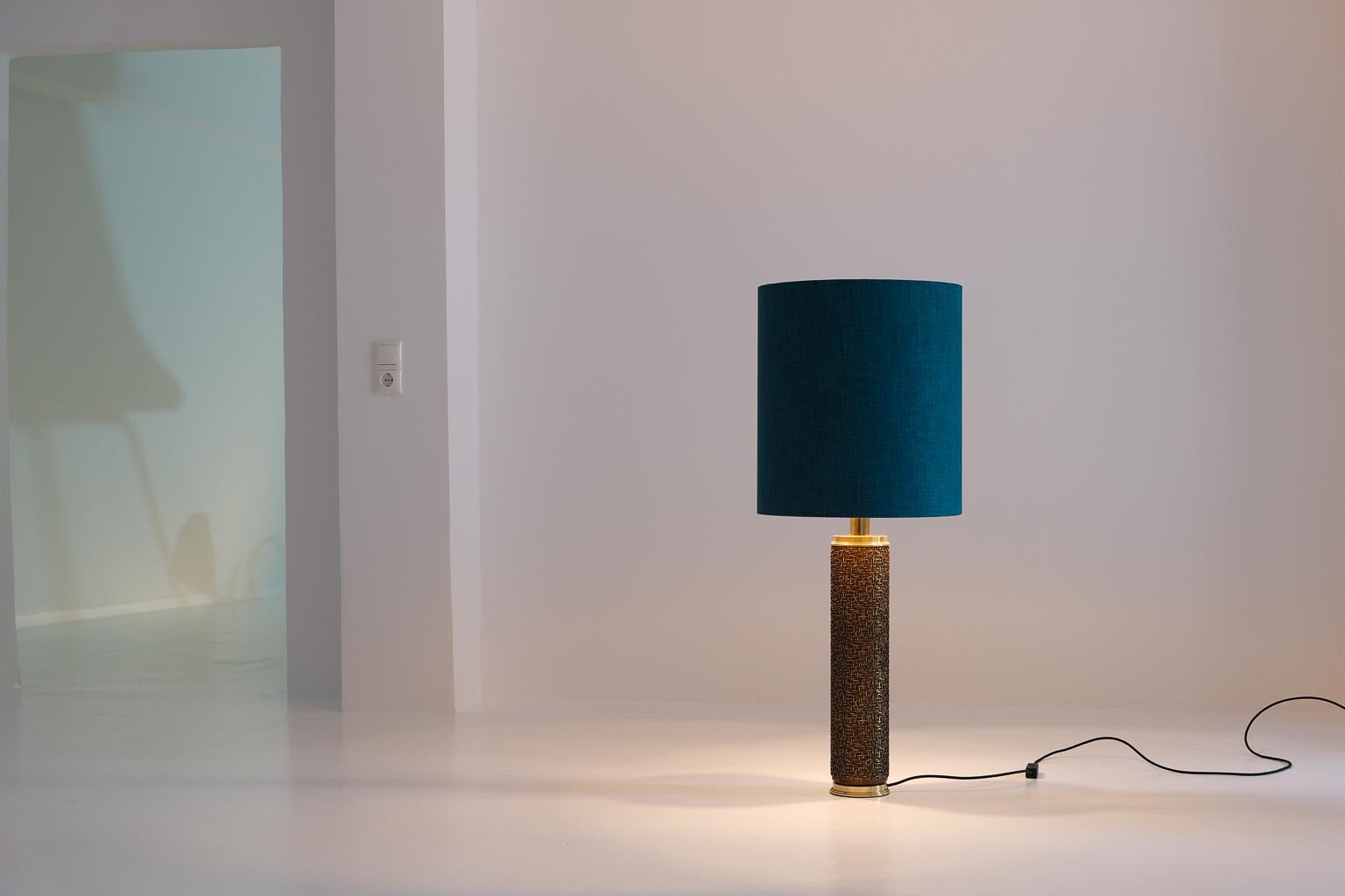 XXL italian table lamp with leather pierced brass relief feet, 1960s For Sale 12