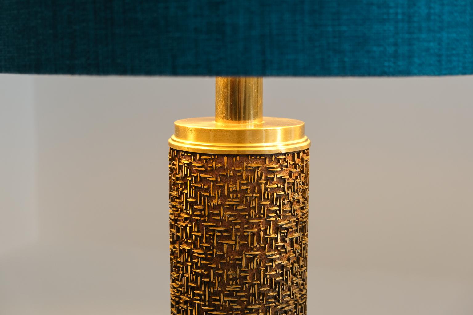 XXL italian table lamp with leather pierced brass relief feet, 1960s For Sale 1