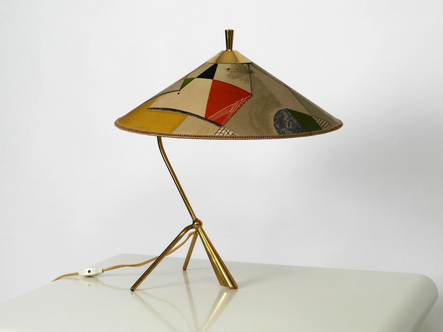 XXL Kalmar Midcentury Brass Tripod Table Lamp - Original Colorful Fabric Shade In Good Condition In München, DE