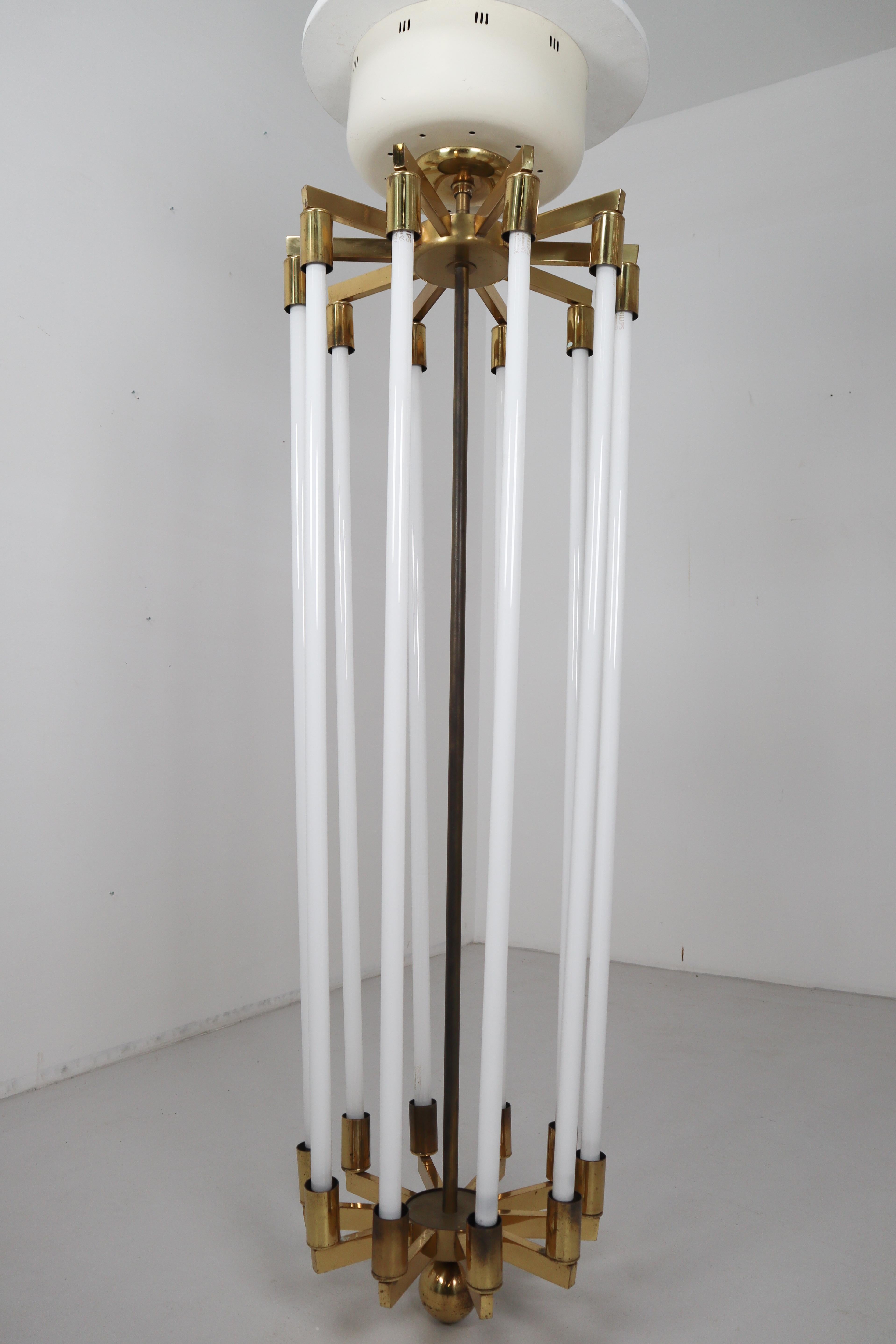 Extra Large Brass Chandelier by Kaiser & Co., Made in Germany, circa 1940s In Good Condition For Sale In Almelo, NL