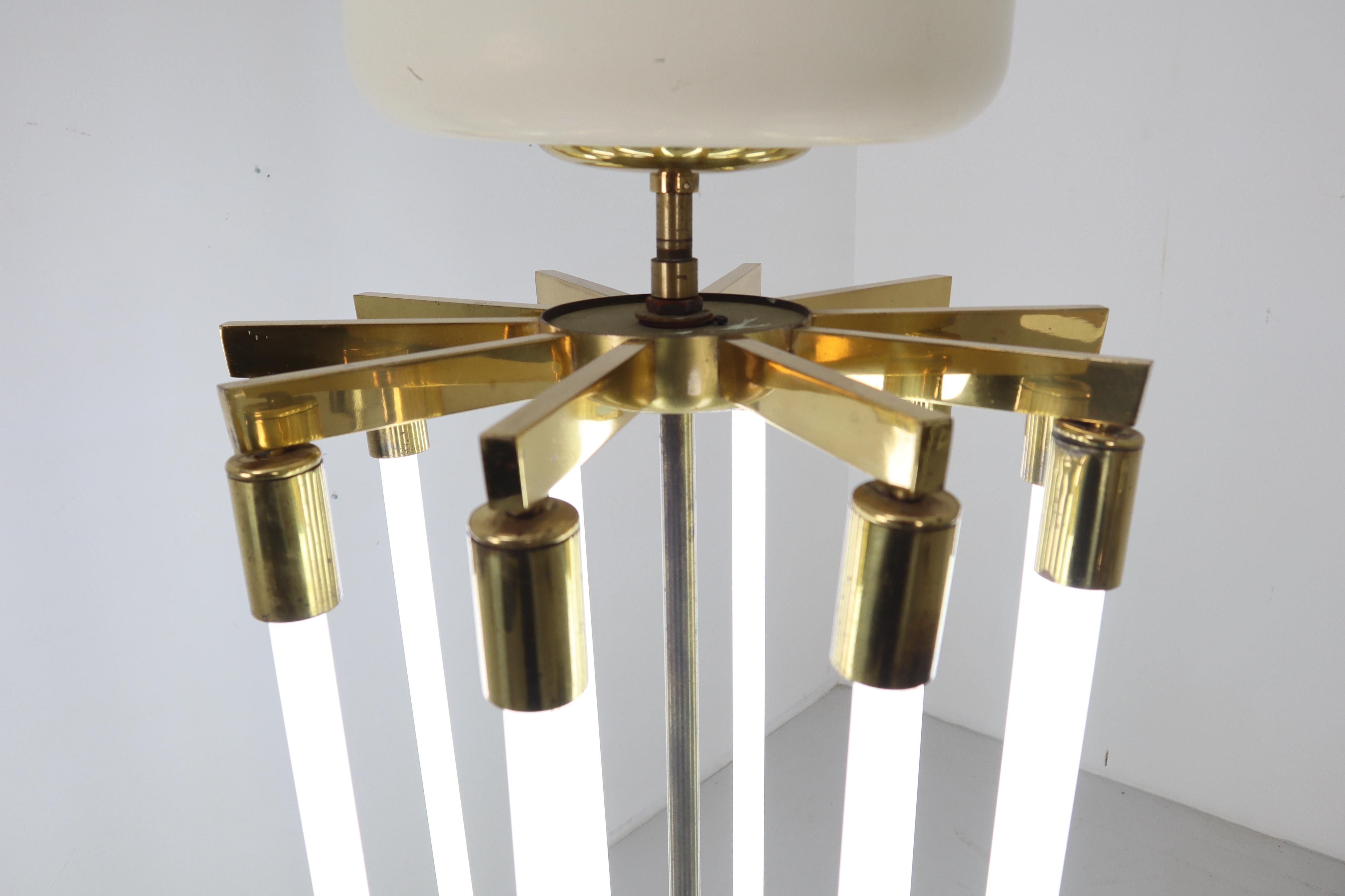 Extra Large Brass Chandelier by Kaiser & Co., Made in Germany, circa 1940s For Sale 1