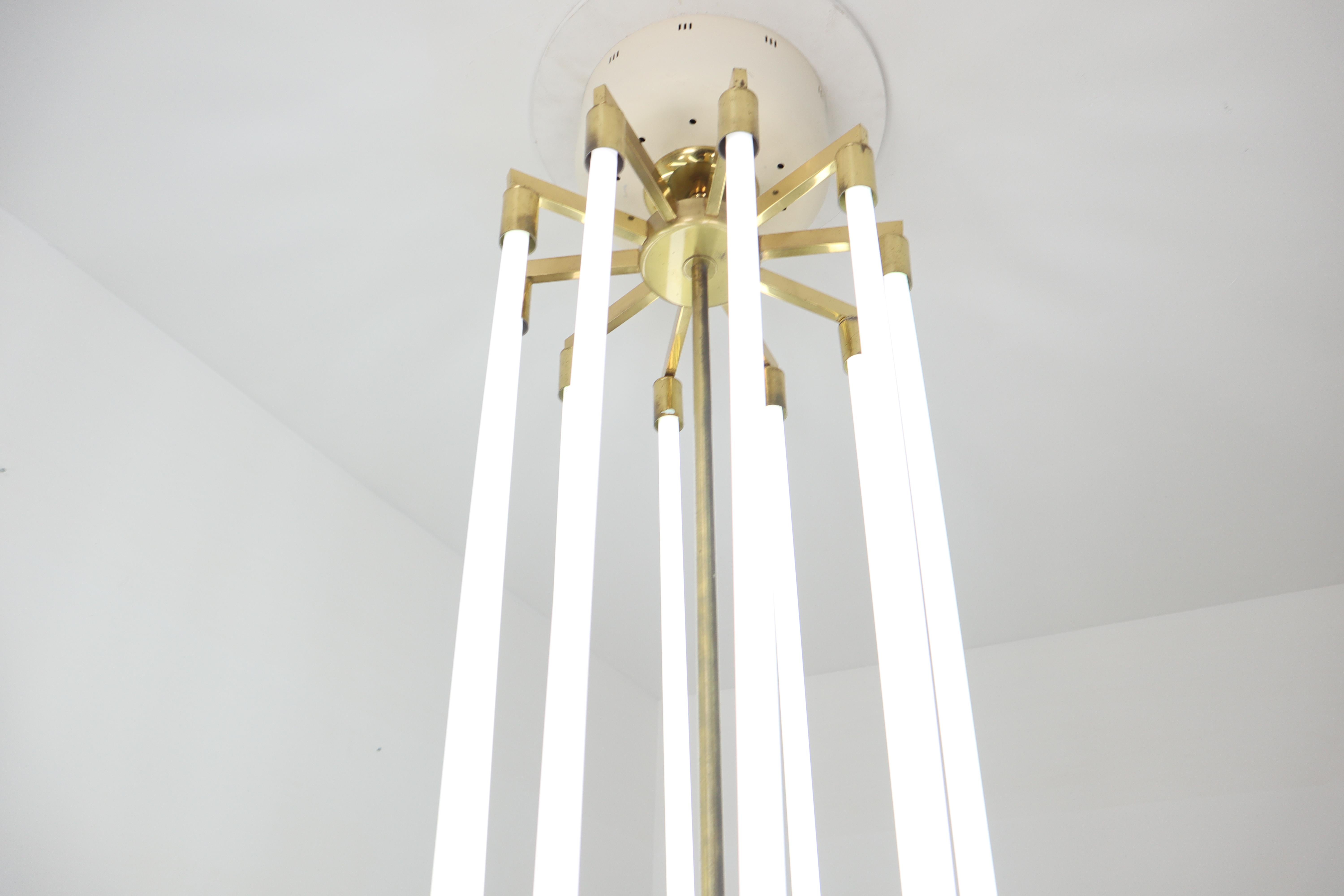 Extra Large Brass Chandelier by Kaiser & Co., Made in Germany, circa 1940s For Sale 3