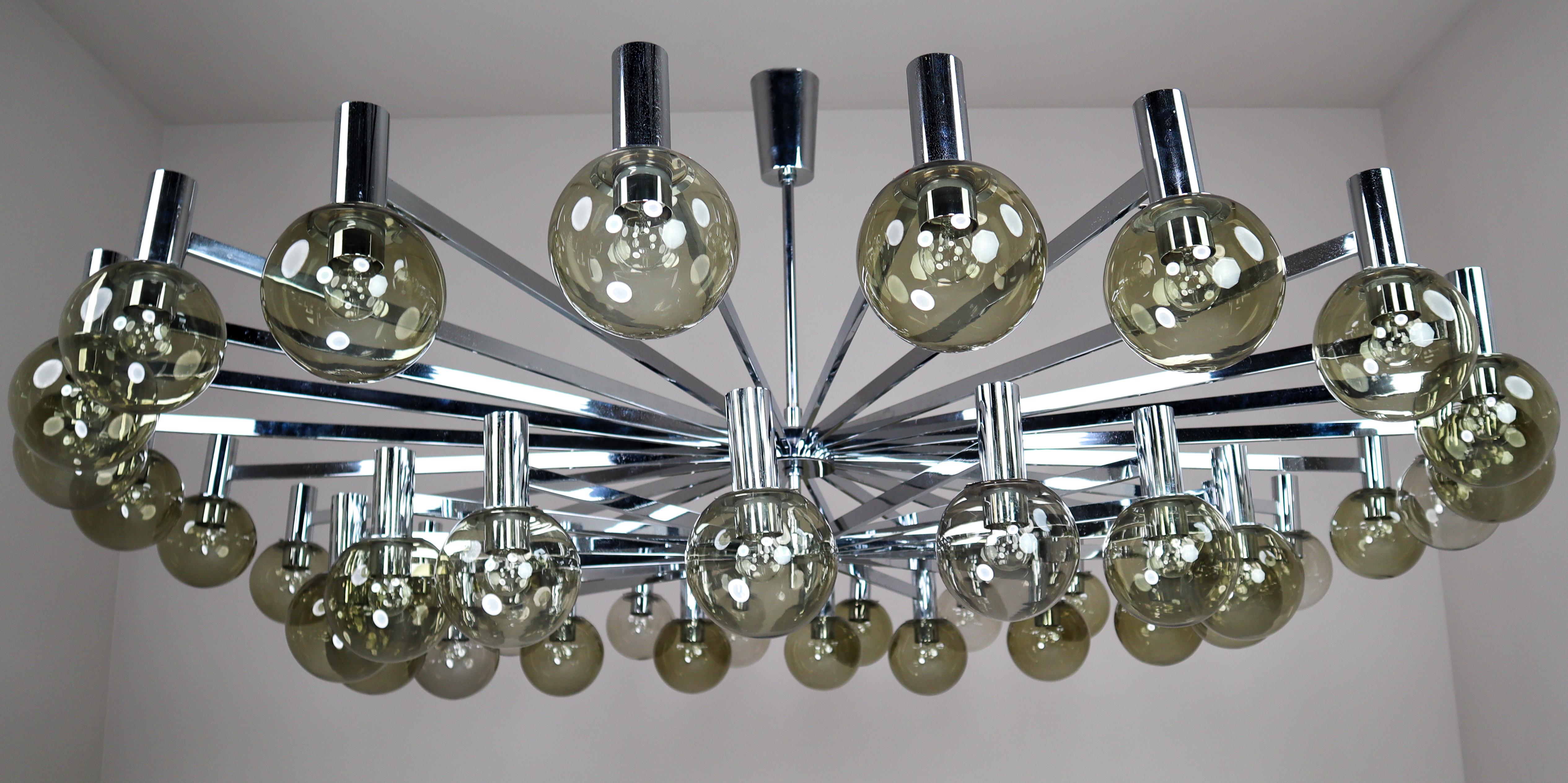 XXL Large Mid-Century Modern Chrome and Glass Chandelier, Italy, 1970s In Good Condition In Almelo, NL