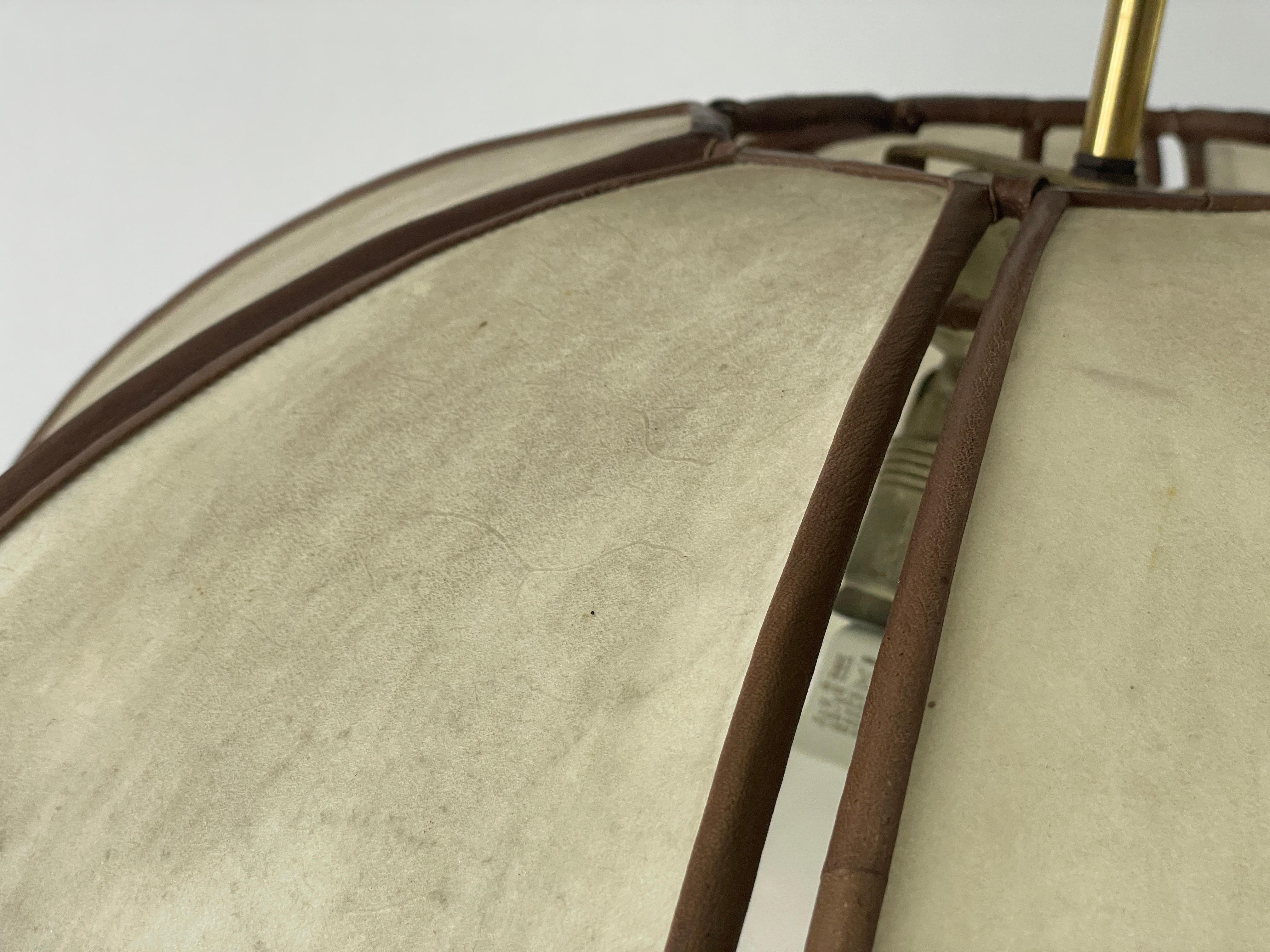 Lampada a sospensione regolabile con paralume in pelle XXL, anni '60, Germania in vendita 3