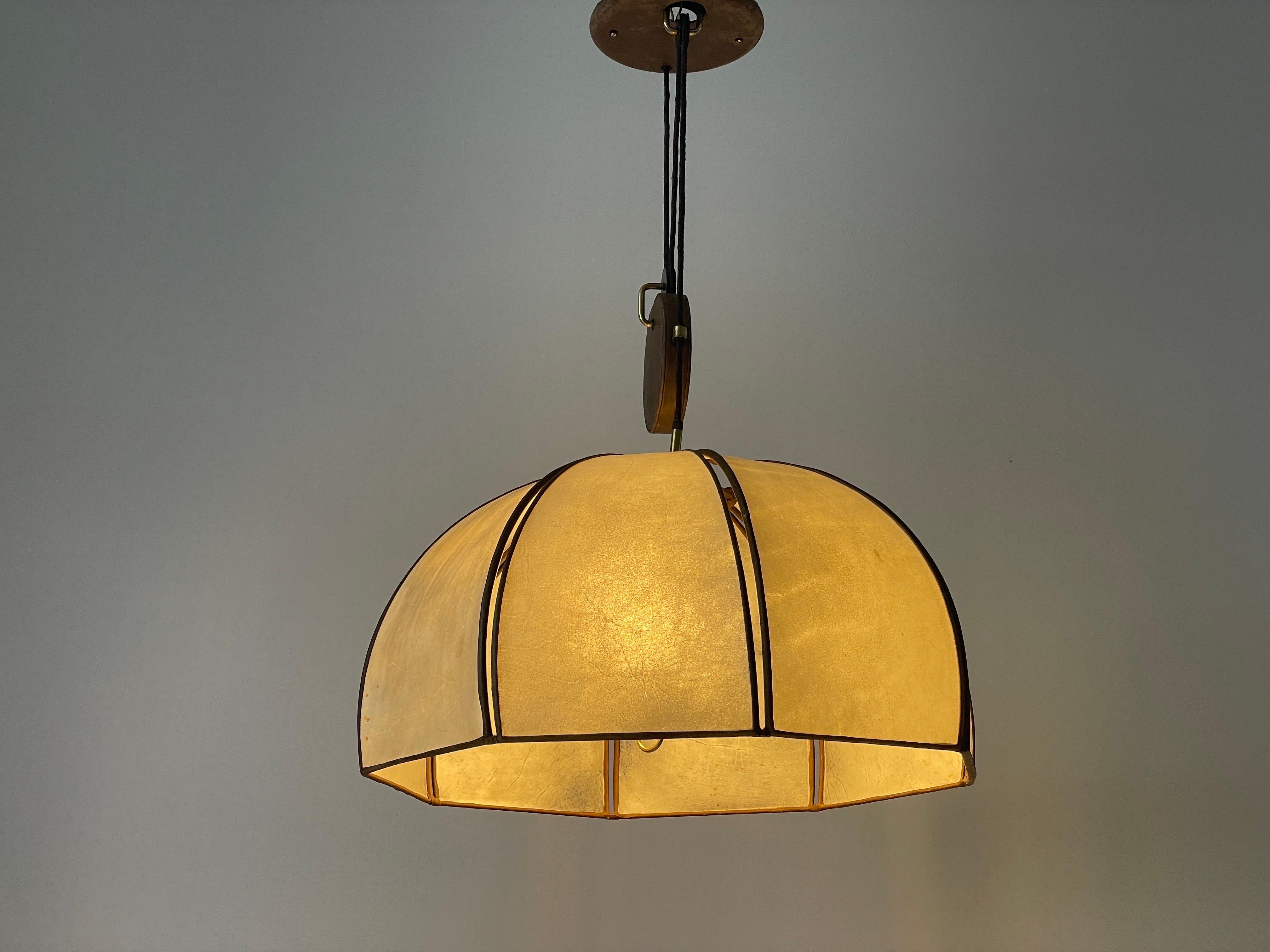Lampada a sospensione regolabile con paralume in pelle XXL, anni '60, Germania in vendita 7