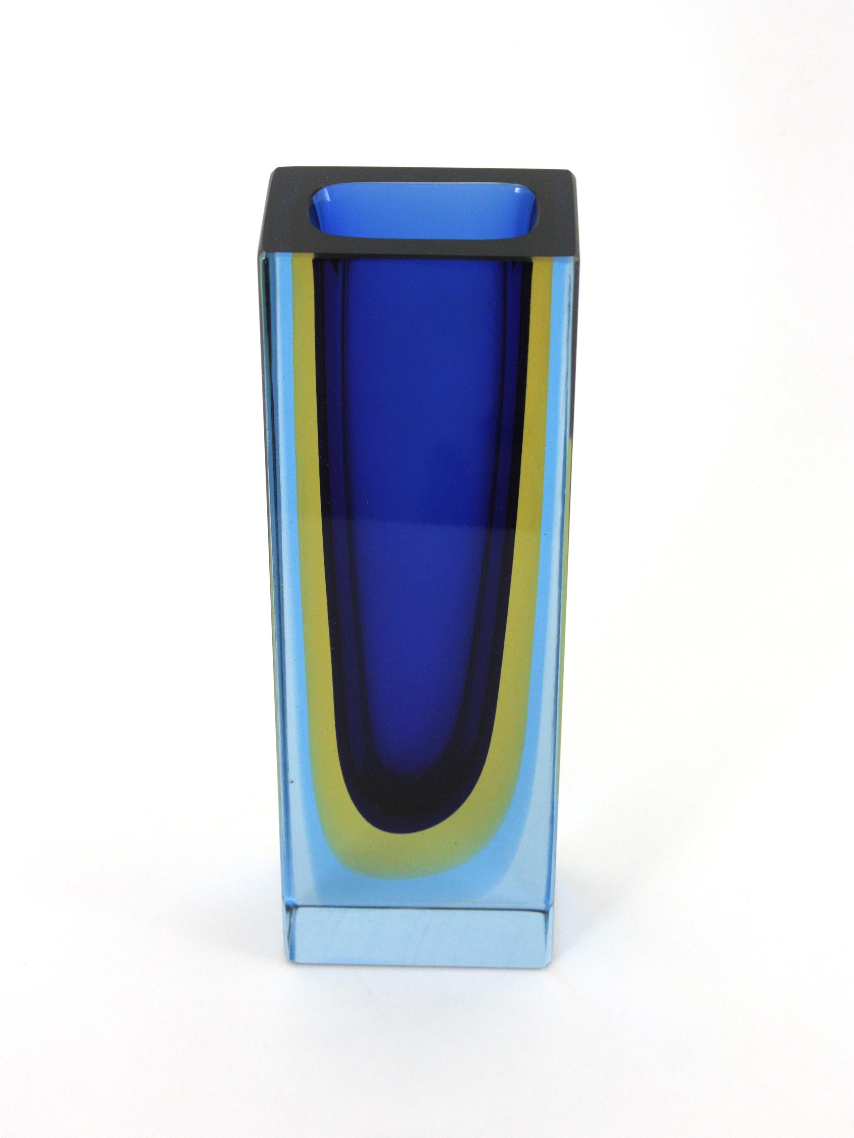 Vaso XXL Mandruzzato Murano Blue Yellow Faceted Sommerso Glass, 1960 in vendita 7