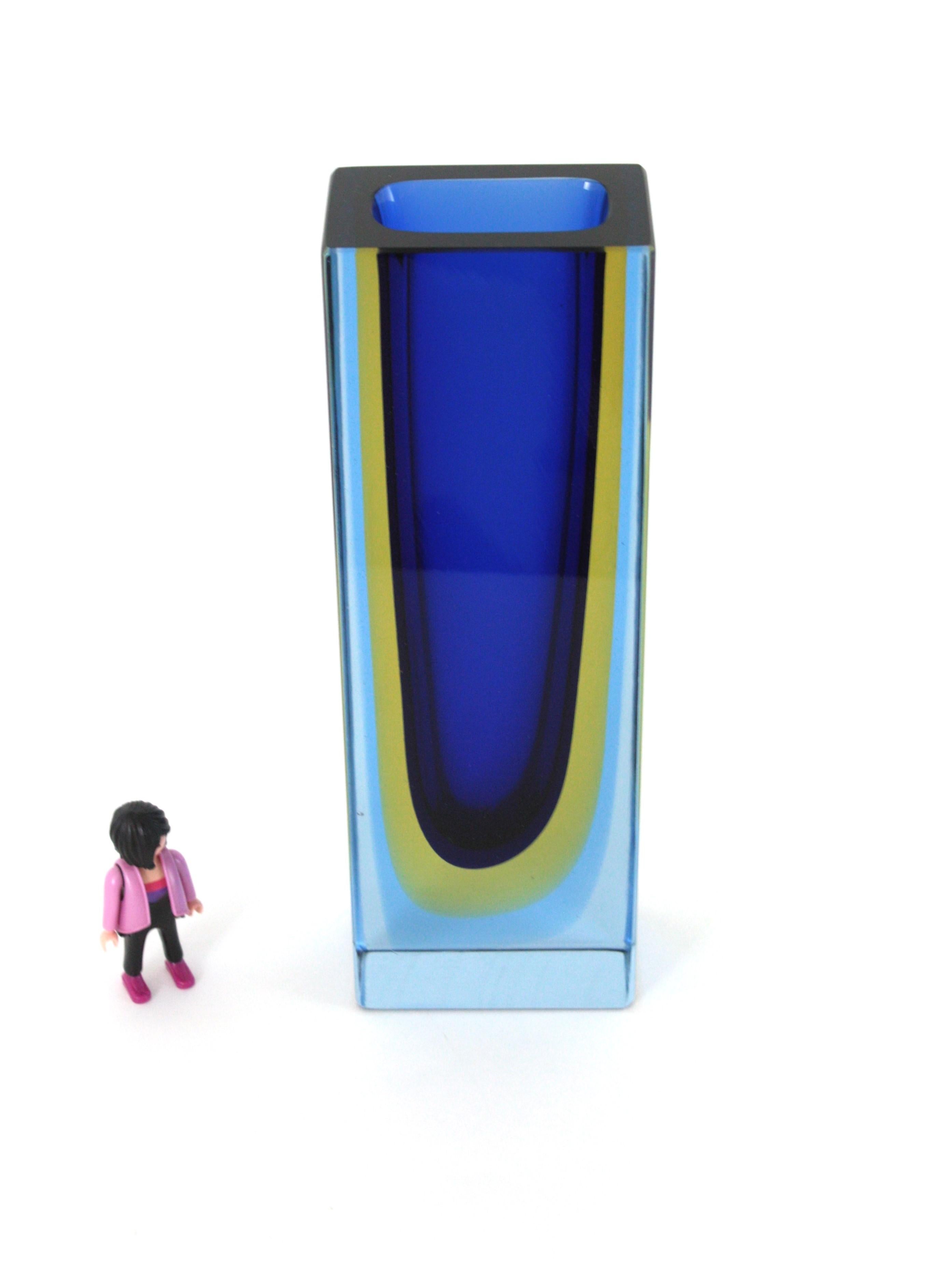 Vaso XXL Mandruzzato Murano Blue Yellow Faceted Sommerso Glass, 1960 in vendita 8