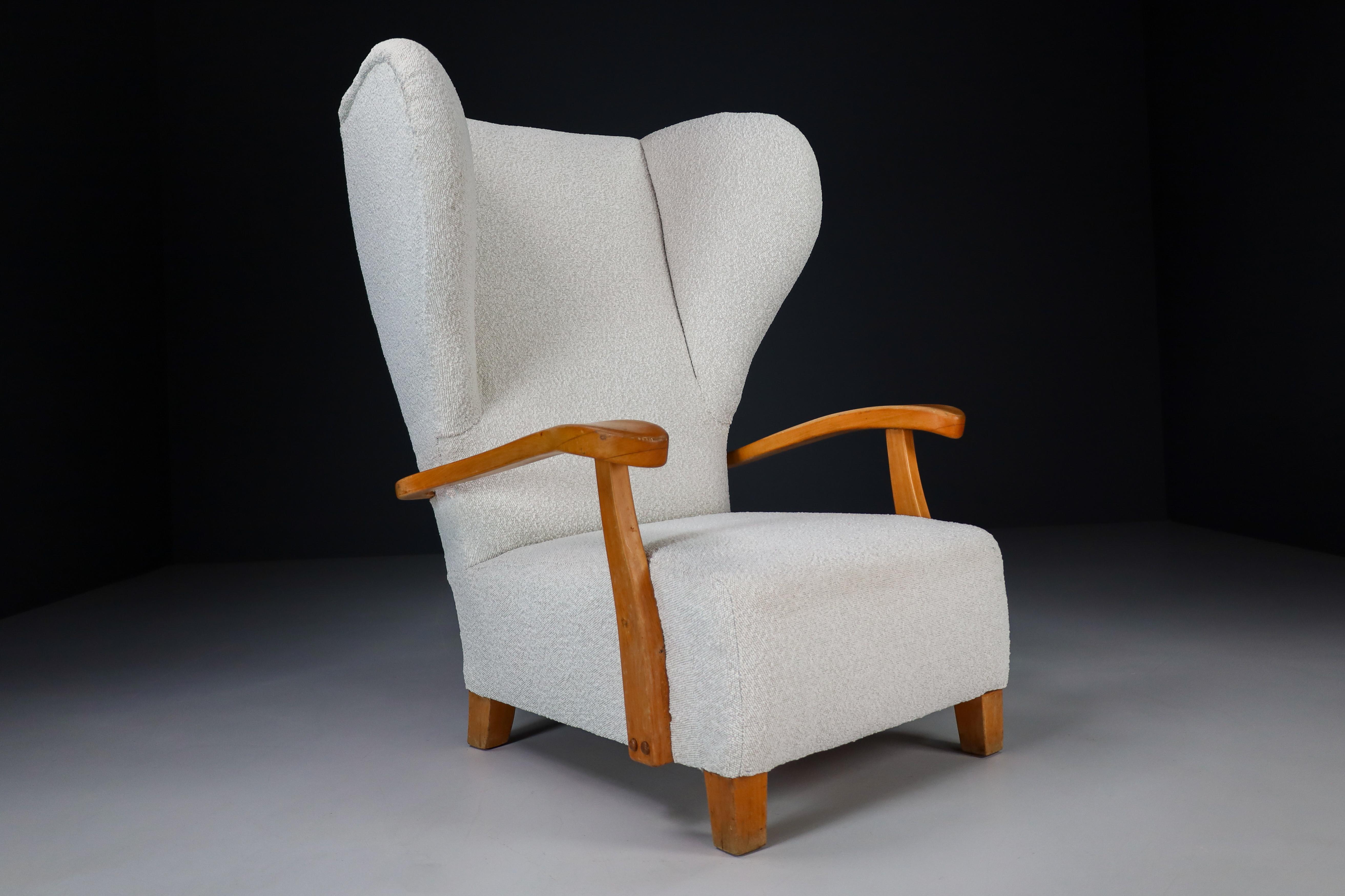 XXL Monumental Wingback Armchair in Walnut and Bouclé Fabric, France 1930s For Sale 6