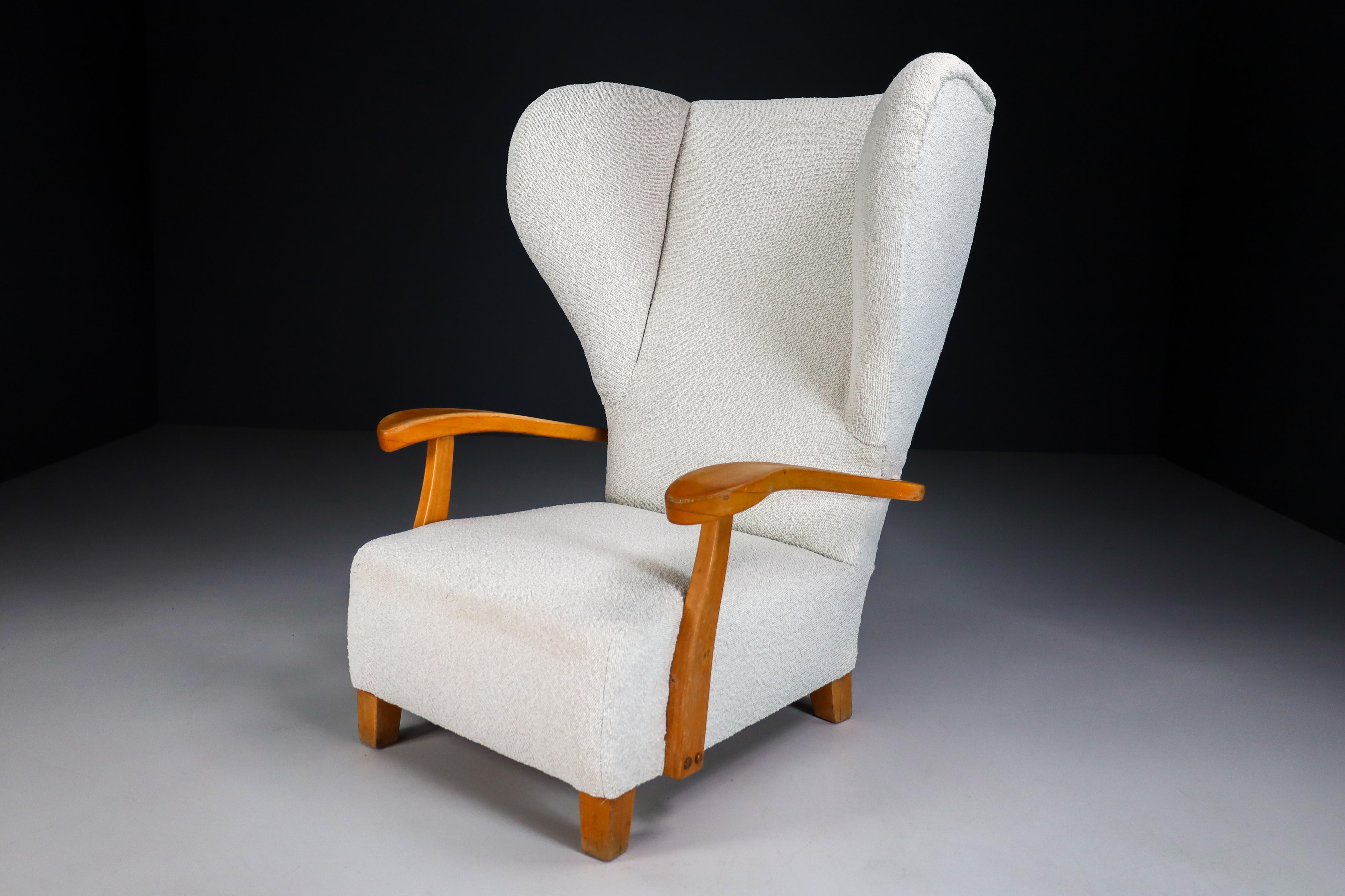XXL Monumental Wingback Armchair in Walnut and Bouclé Fabric, France 1930s For Sale 7