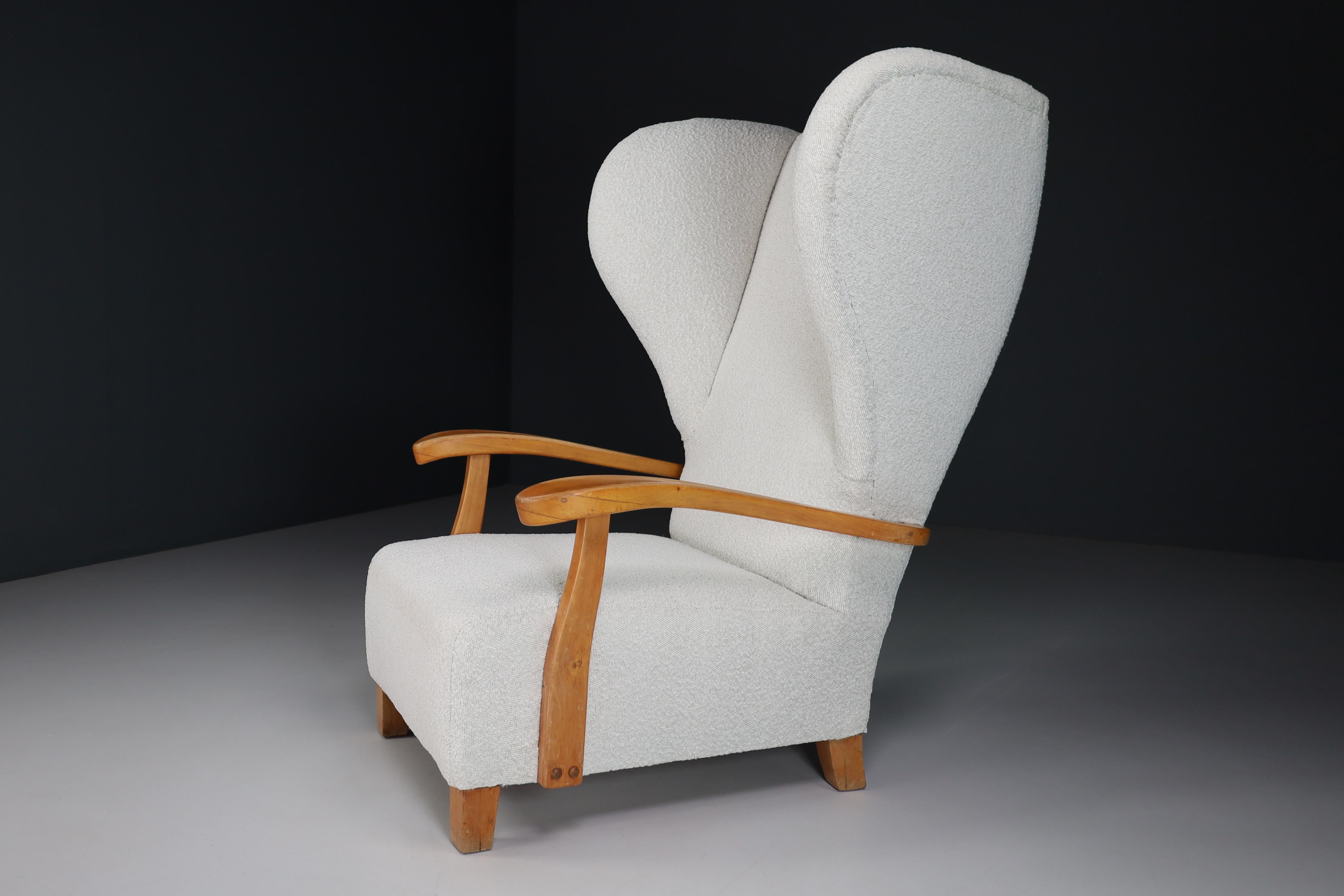 XXL Monumental Wingback Armchair in Walnut and Bouclé Fabric, France 1930s For Sale 3