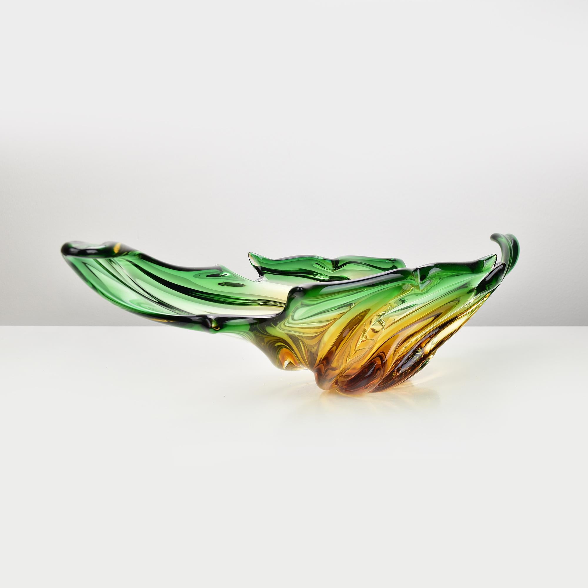 Mid-Century Modern Centre de table en verre de Murano 58 cm, élément coquillage de Murano, Italie, années 1960 Seguso