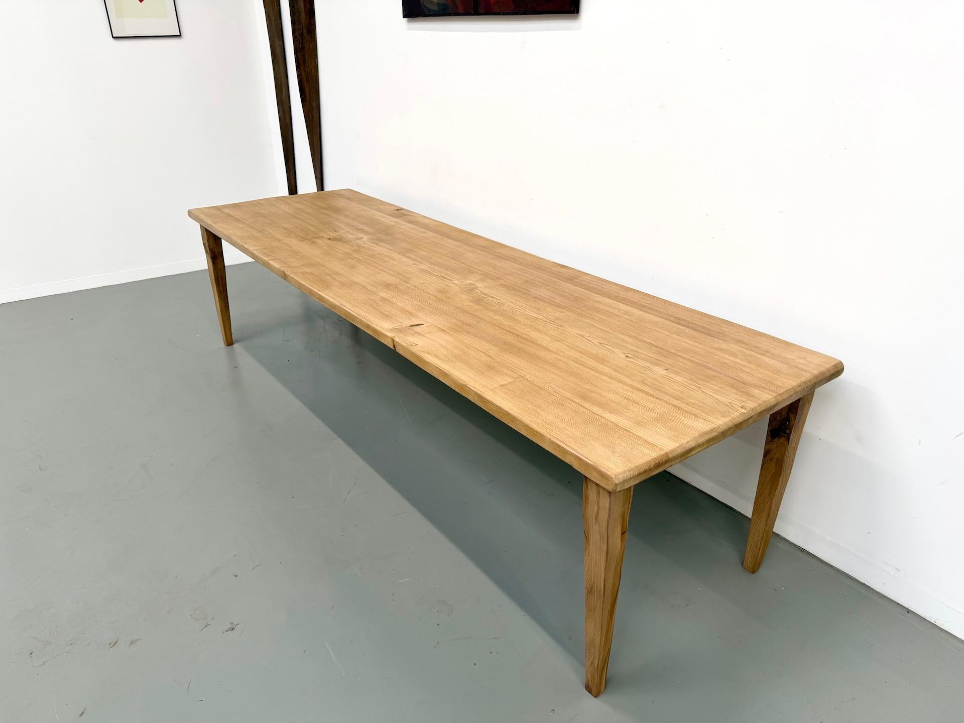 Französischer XXL-Esstisch aus Eiche und Kastanie (Französische Provence) im Angebot