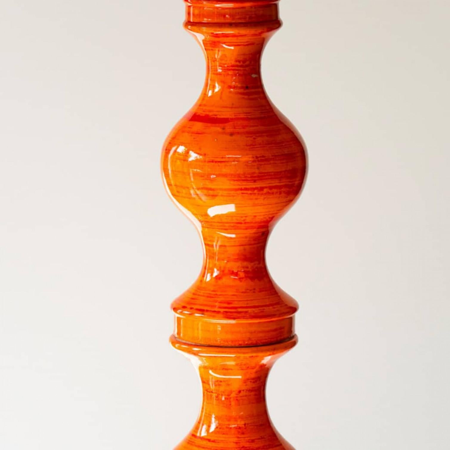 XXL Orange Sculptural Floor Lamp, Custom Made Lampshade by R. Houben (Dänisch) im Angebot