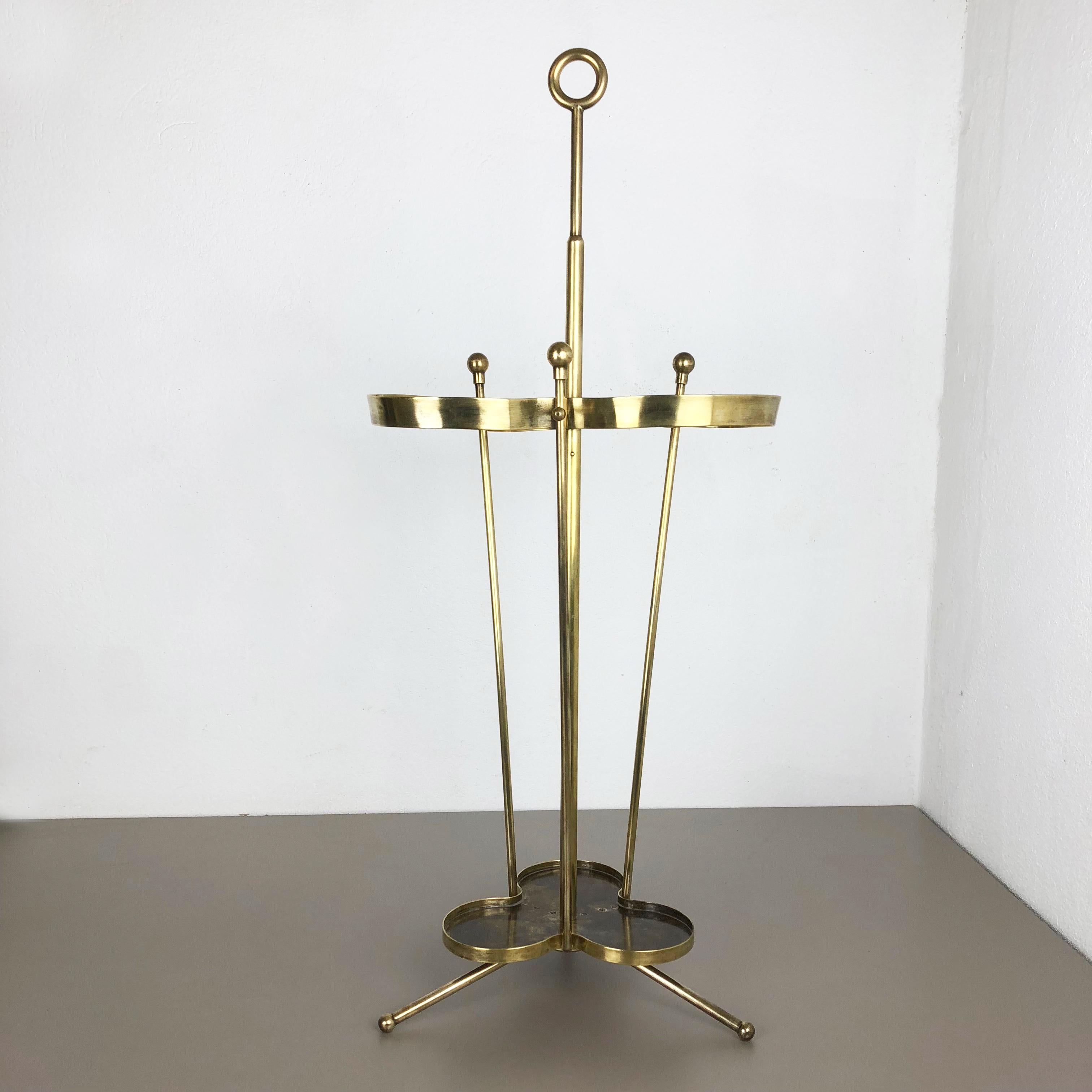 XXL Original Hollywood Regency Bauhaus Brass Umbrella Stand, 1950s In Good Condition For Sale In Kirchlengern, DE