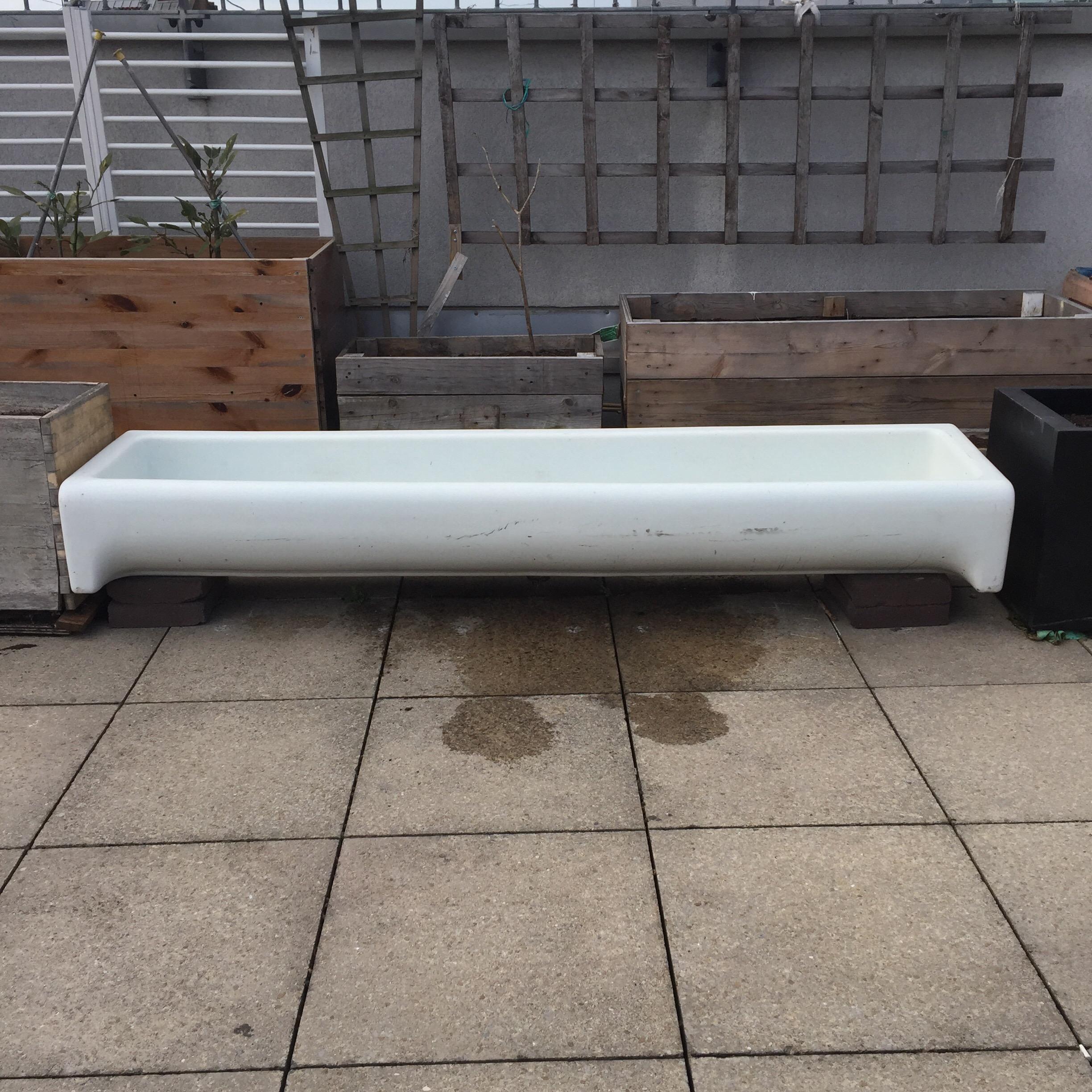XXL Porcelain Vintage Antique School Sink Victorian Reclaimed Bathroom Fitting In Fair Condition For Sale In London, GB