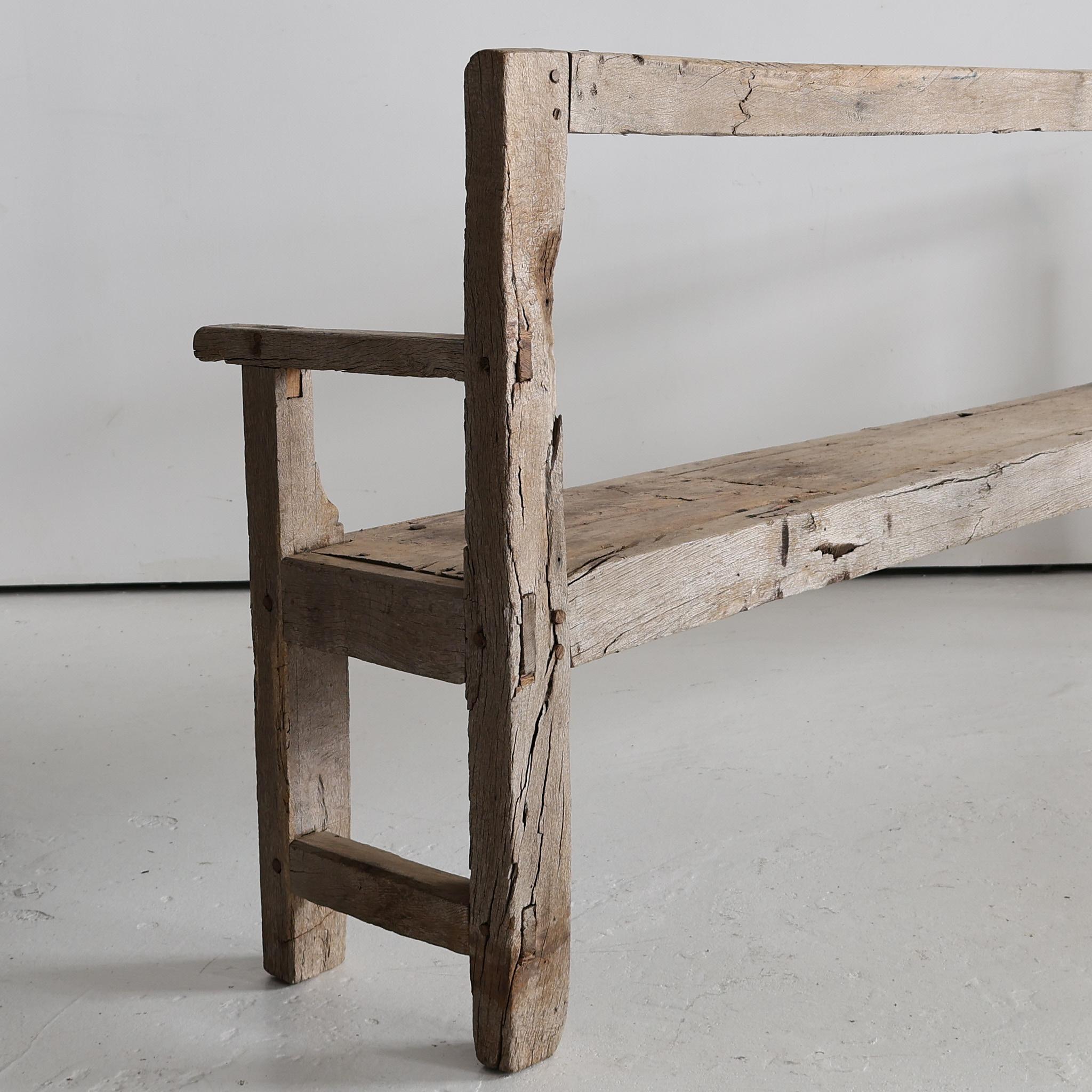 Banc Andorran XXL primitif blanchi au début du 19e siècle en vente 7