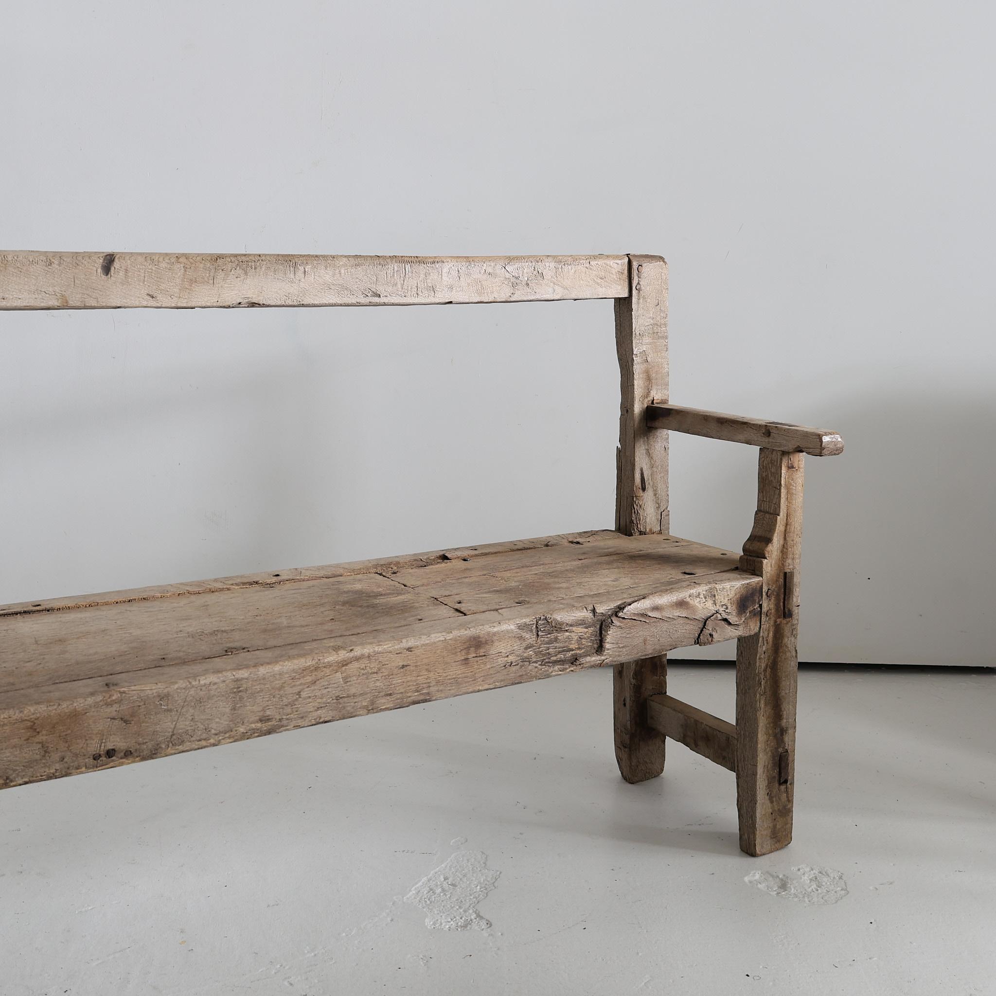 Banc Andorran XXL primitif blanchi au début du 19e siècle Bon état - En vente à London, GB