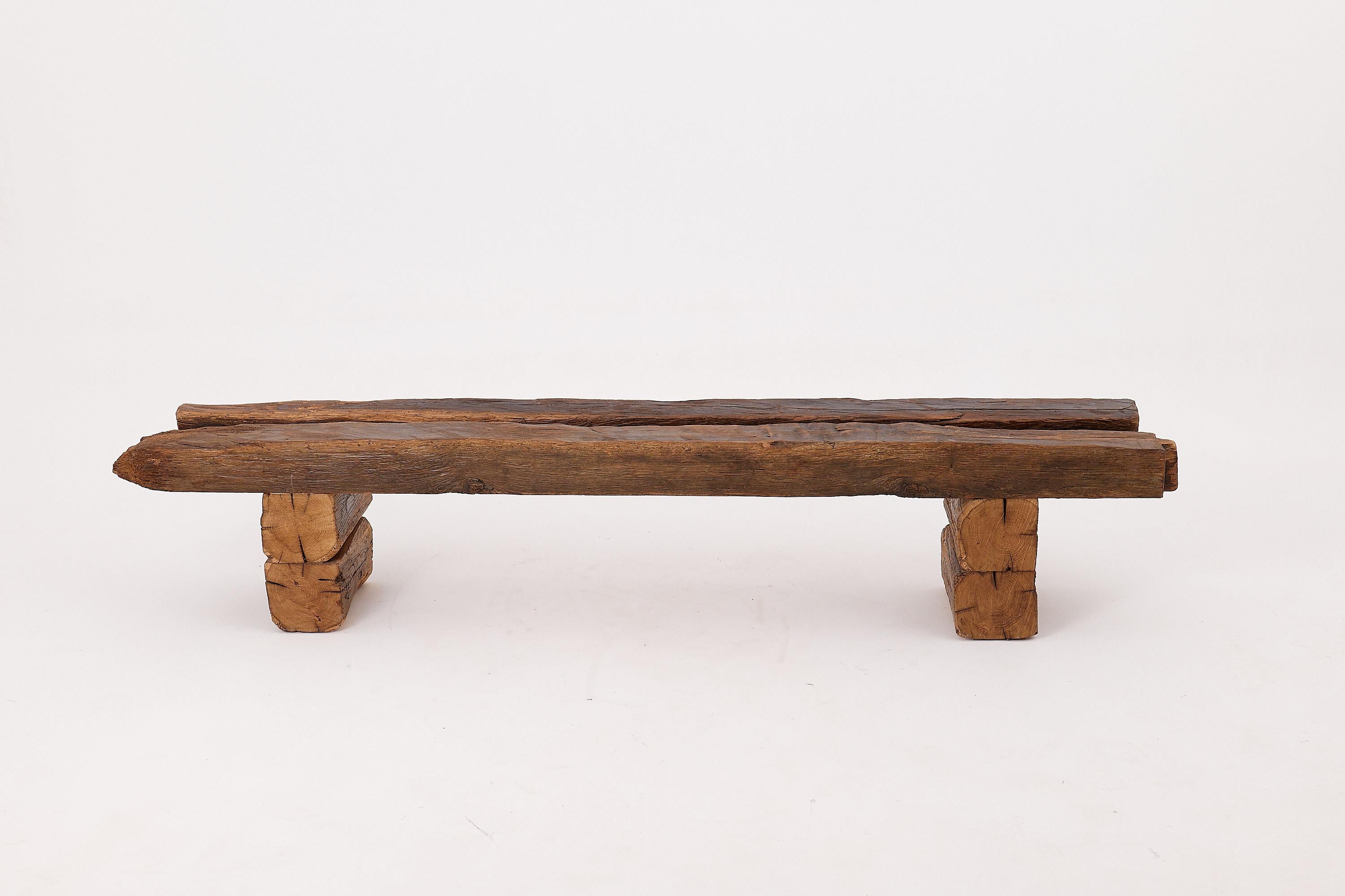 Croate XXL Banc brutaliste en bois de chêne recyclé, naturel et écologique, Logniture en vente