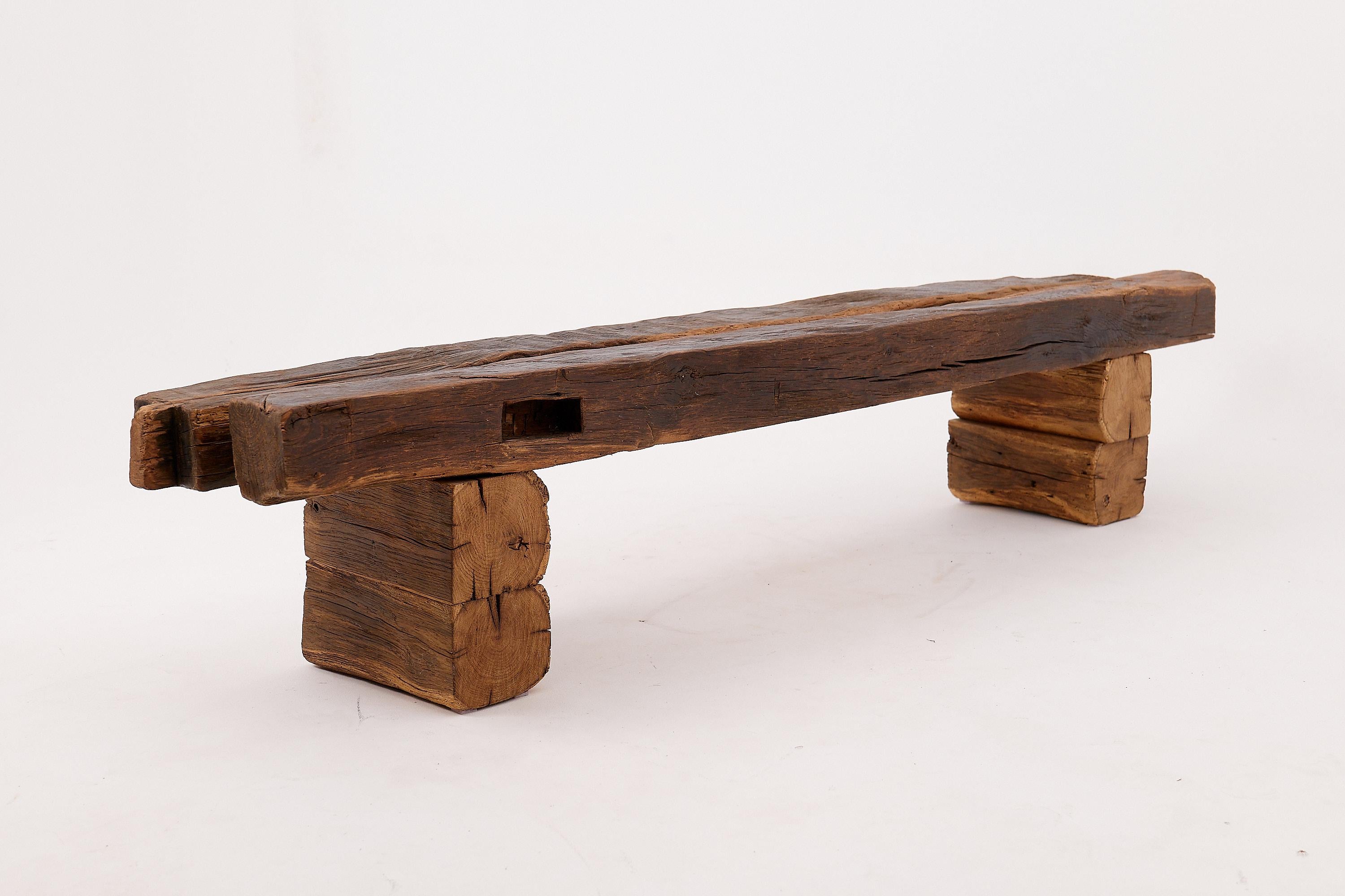 XXL Banc brutaliste en bois de chêne recyclé, naturel et écologique, Logniture en vente 1
