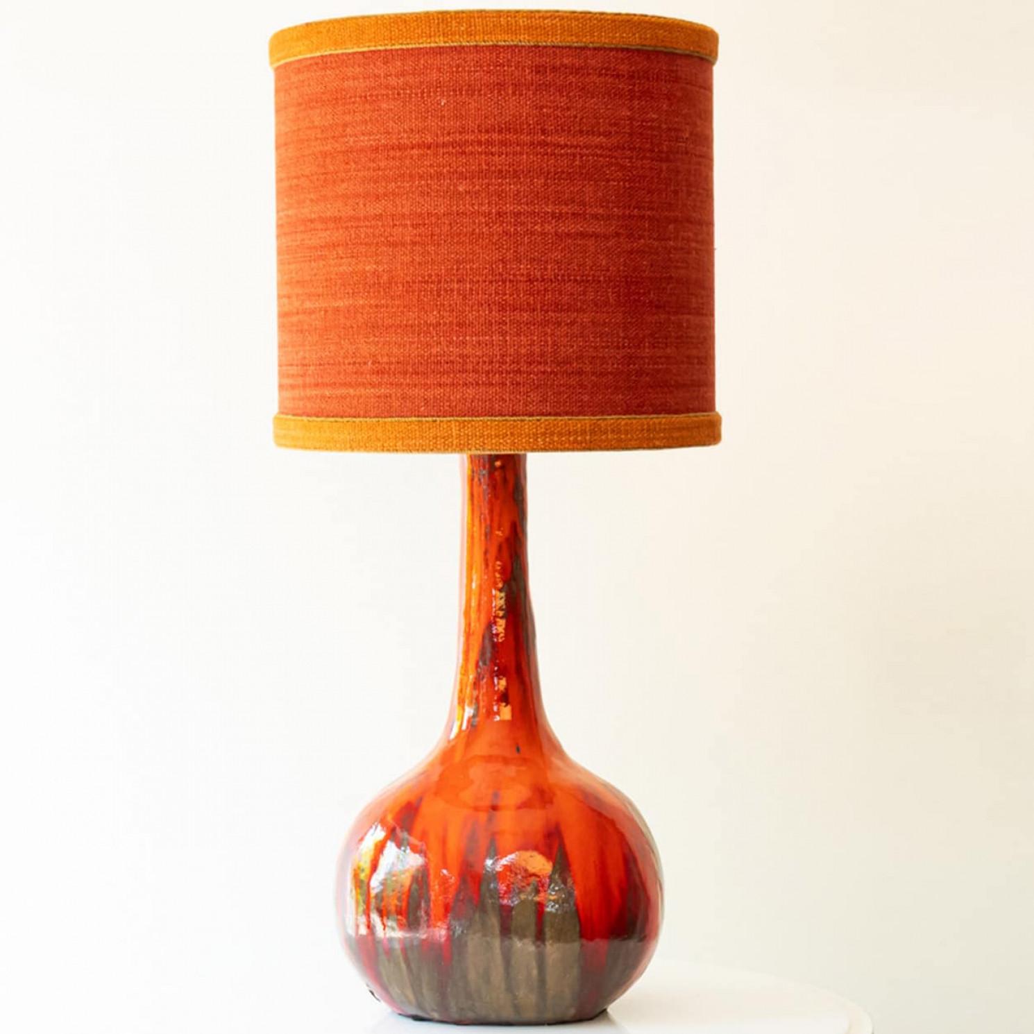 XXL Lámpara de sobremesa de cerámica marrón rojiza, pantalla de R. Houben, 1970 en venta 2