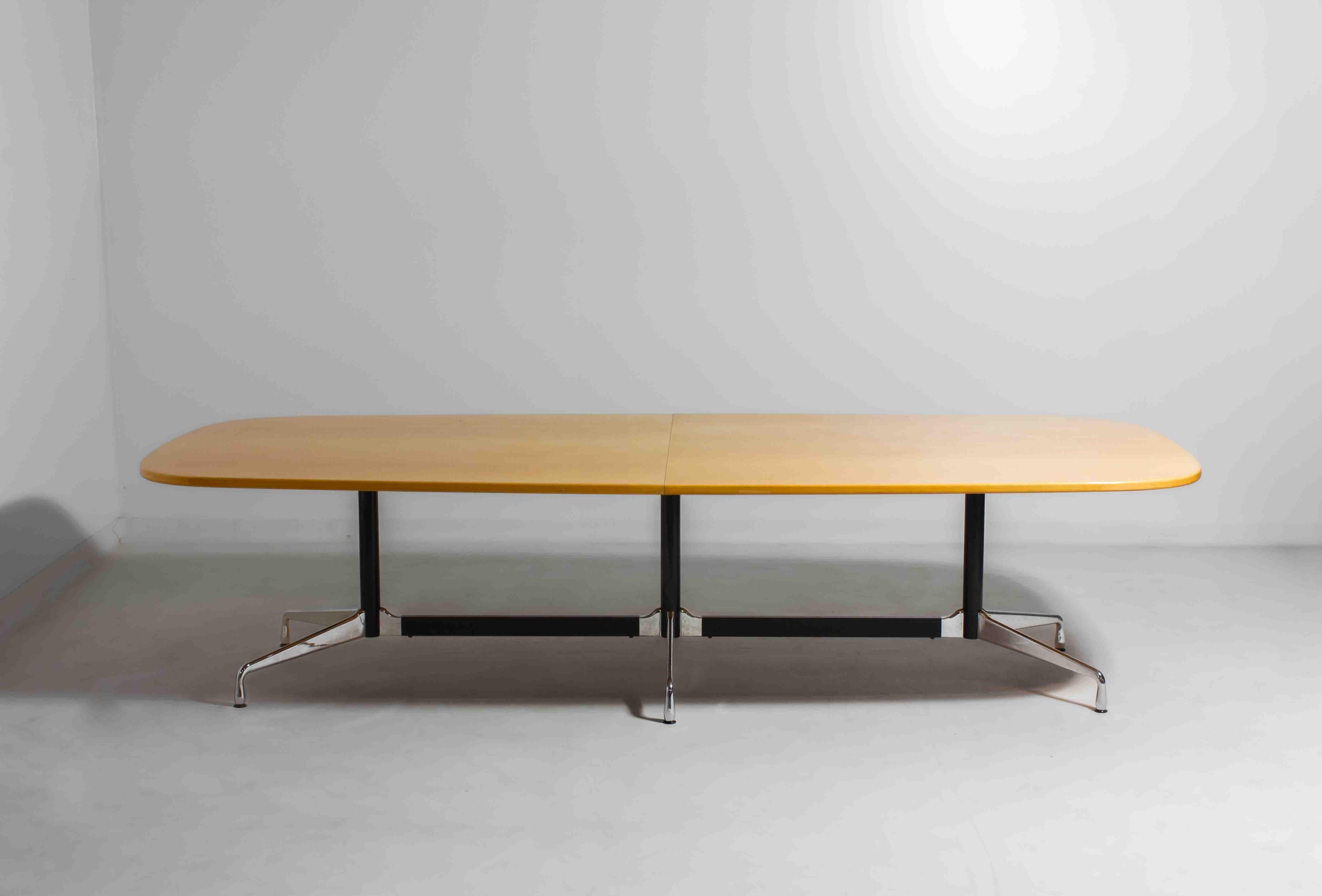 XXL segmented Eames conference or dining table (Metall) im Angebot