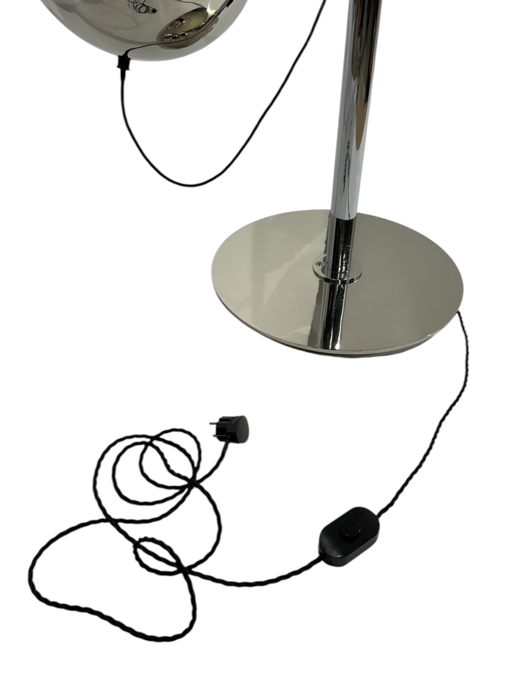 Lampadaire XXL de l'ère Space en cuivre nickelé - Pièce emblématique des années 1960 en vente 3