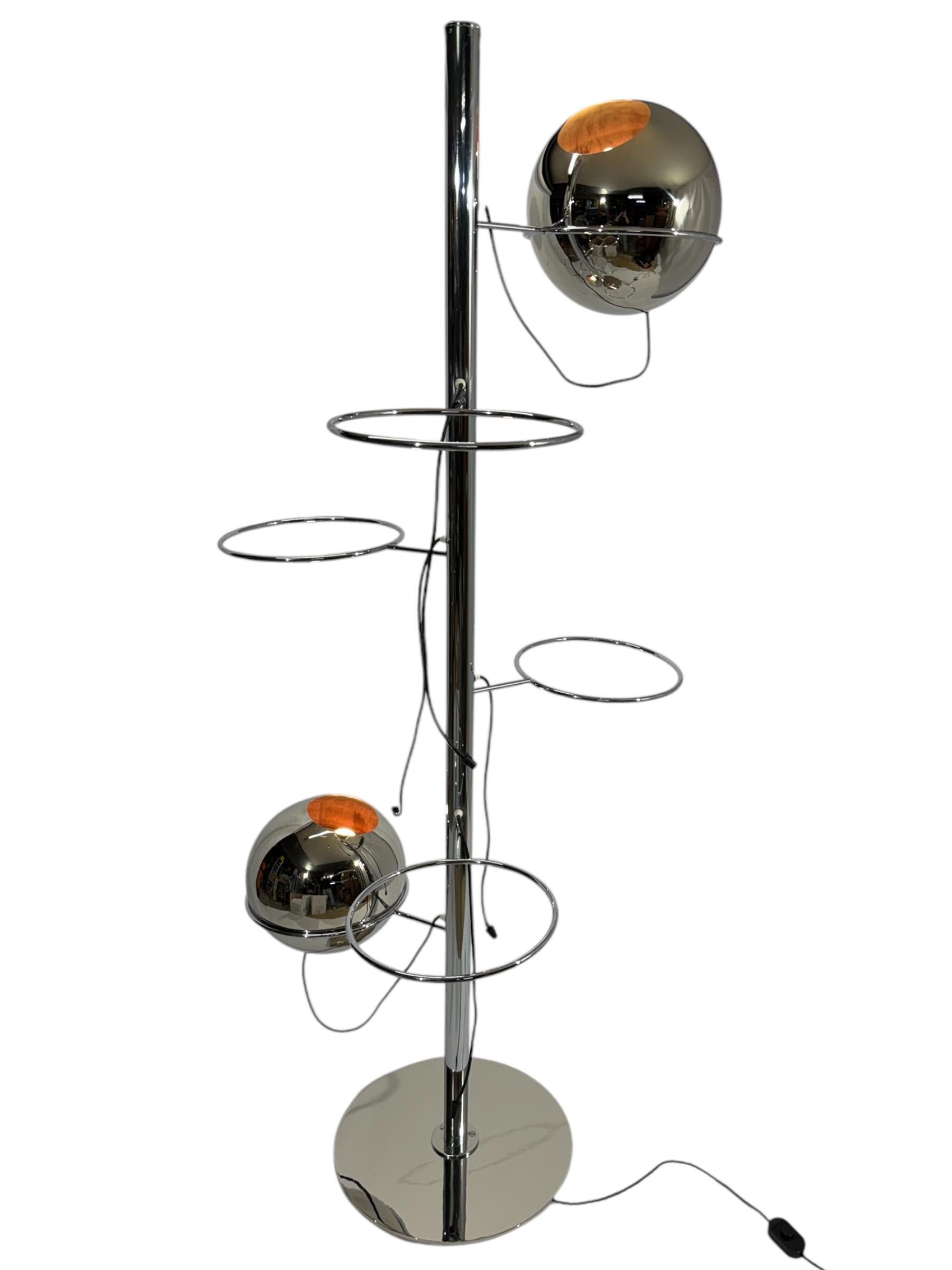 Lampadaire XXL de l'ère Space en cuivre nickelé - Pièce emblématique des années 1960 en vente 4