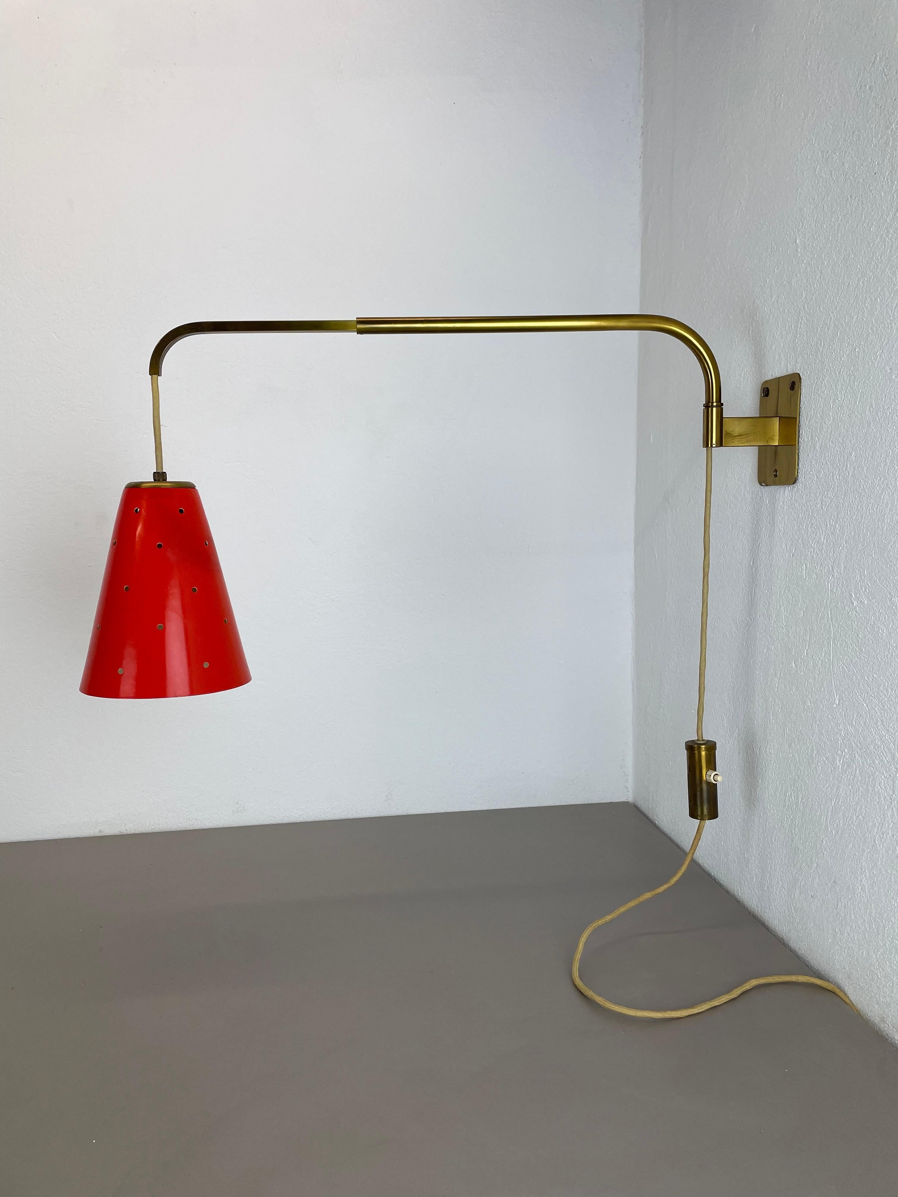 Italian XXL Stilnovo Sarfatti Style Red Counter Weight Brass Wall Light Italy, 1950s For Sale