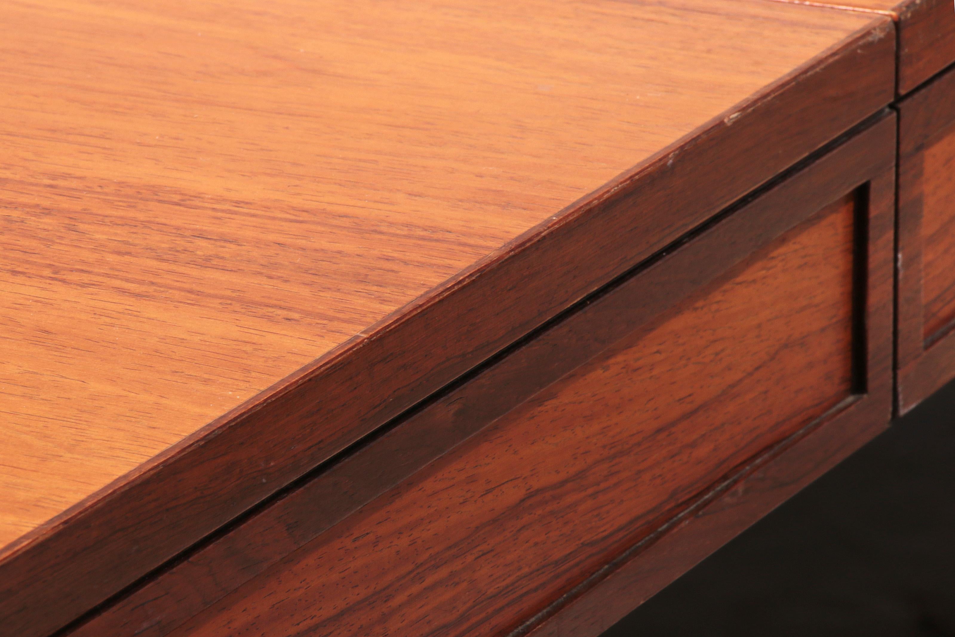 Table de conférence vintage XXL en teck du milieu du siècle dernier en vente 4