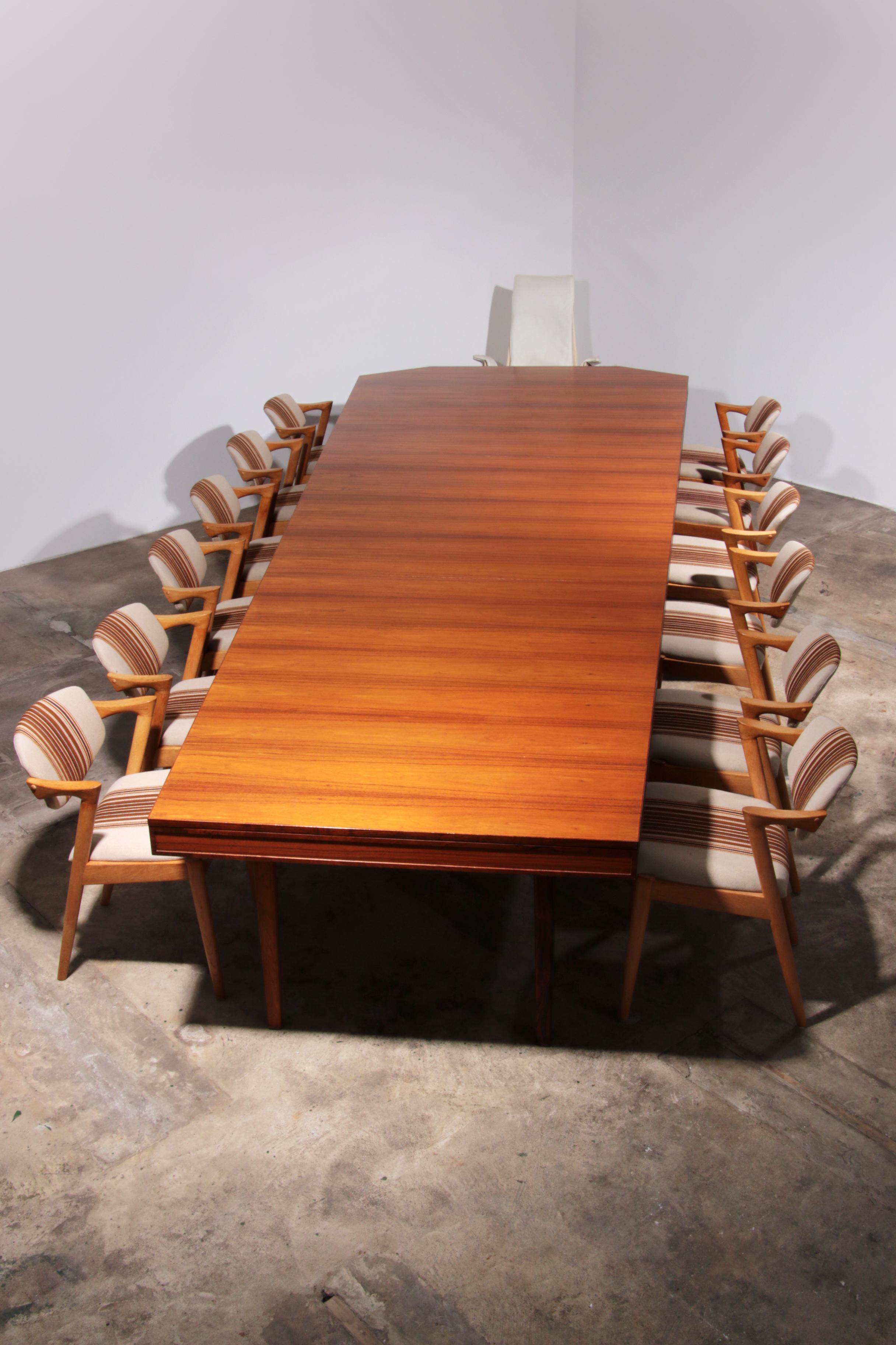 Mid-Century Modern Table de conférence vintage XXL en teck du milieu du siècle dernier en vente