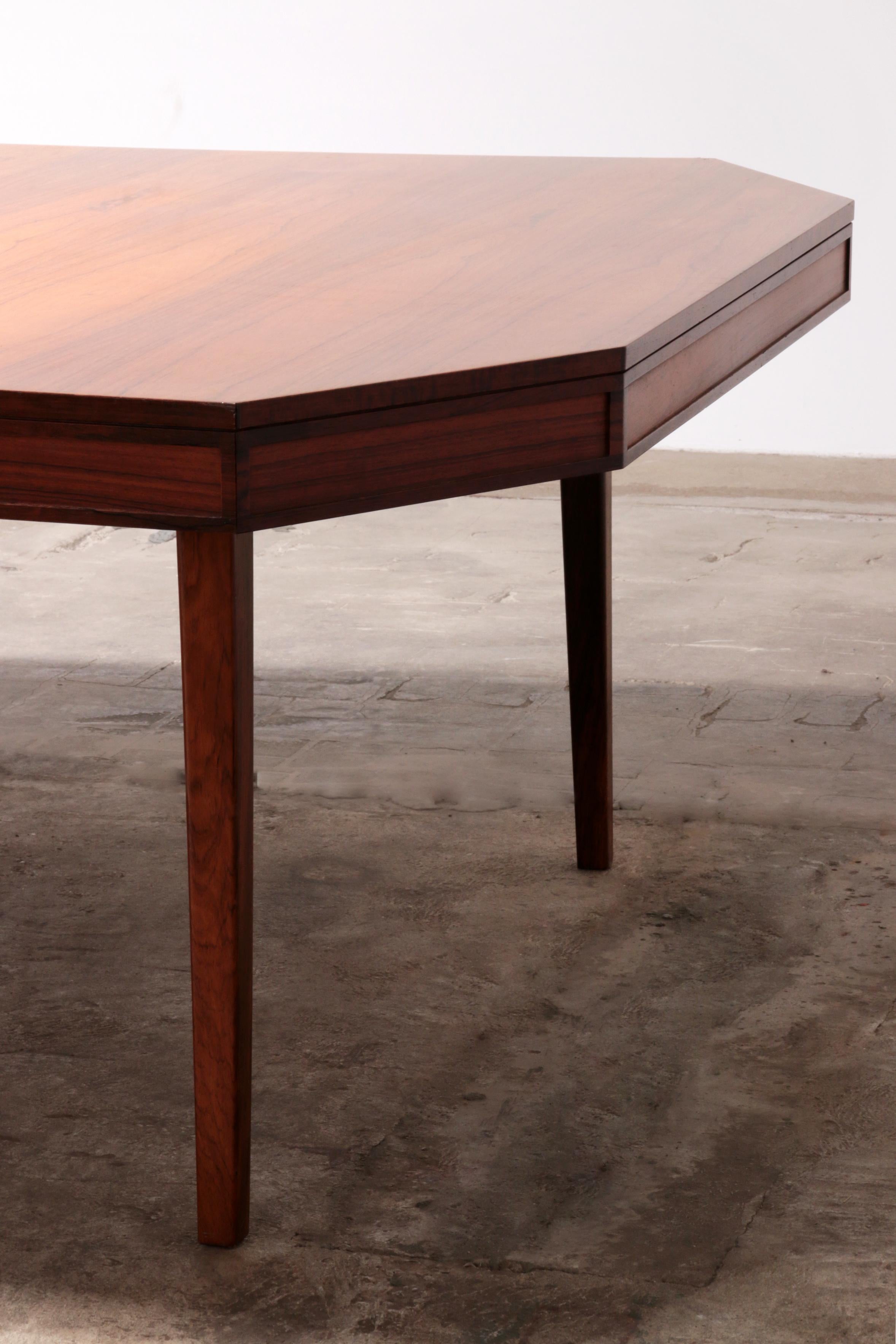 Table de conférence vintage XXL en teck du milieu du siècle dernier Bon état - En vente à Oirlo, LI