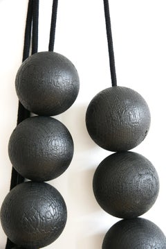 XXL wall necklace in burnt wood shou-sugi-ban - Creation Sébastien KRIER