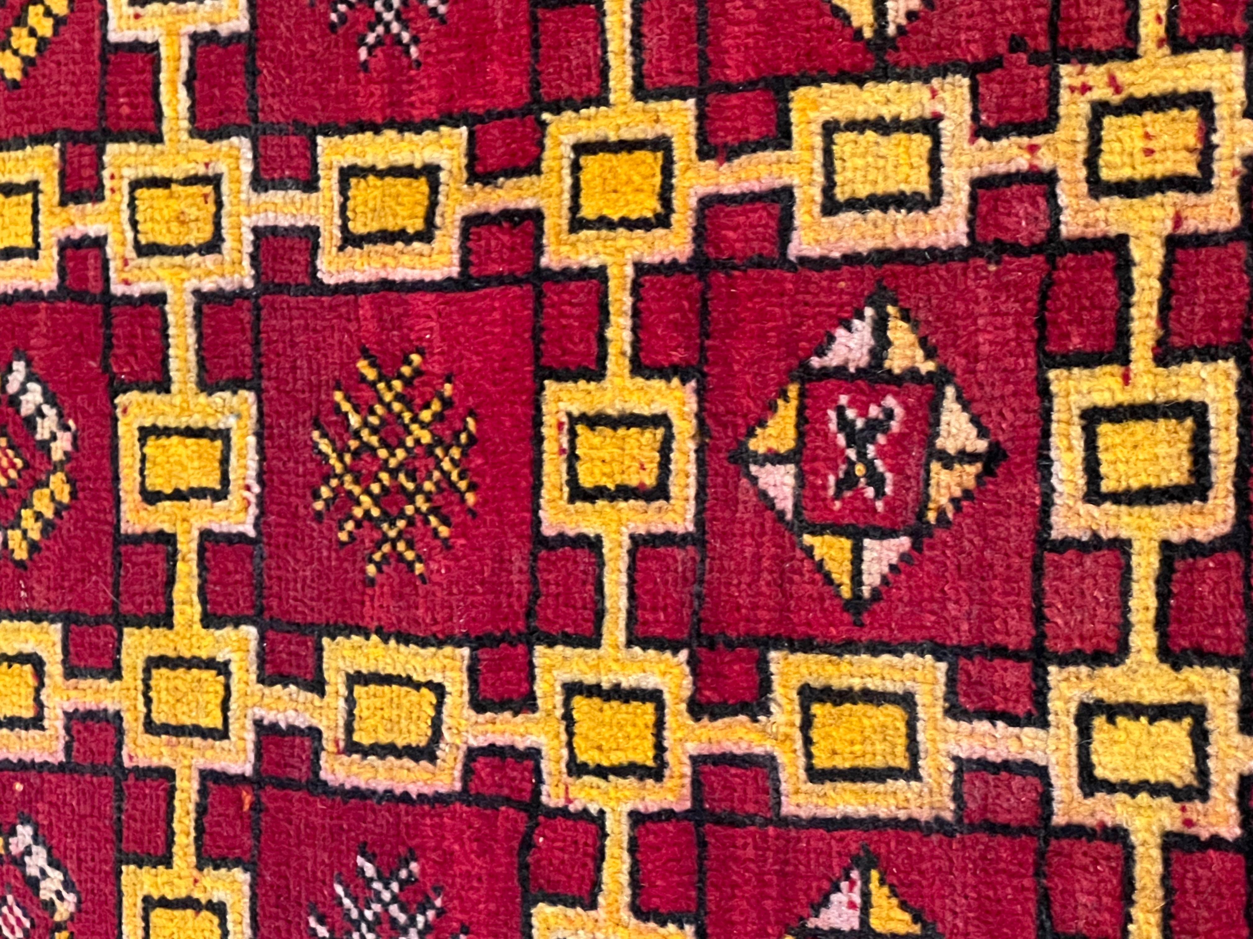 XXth Century Berber Carpet Ouarzate Red and Yellow, ca 1950 For Sale 3