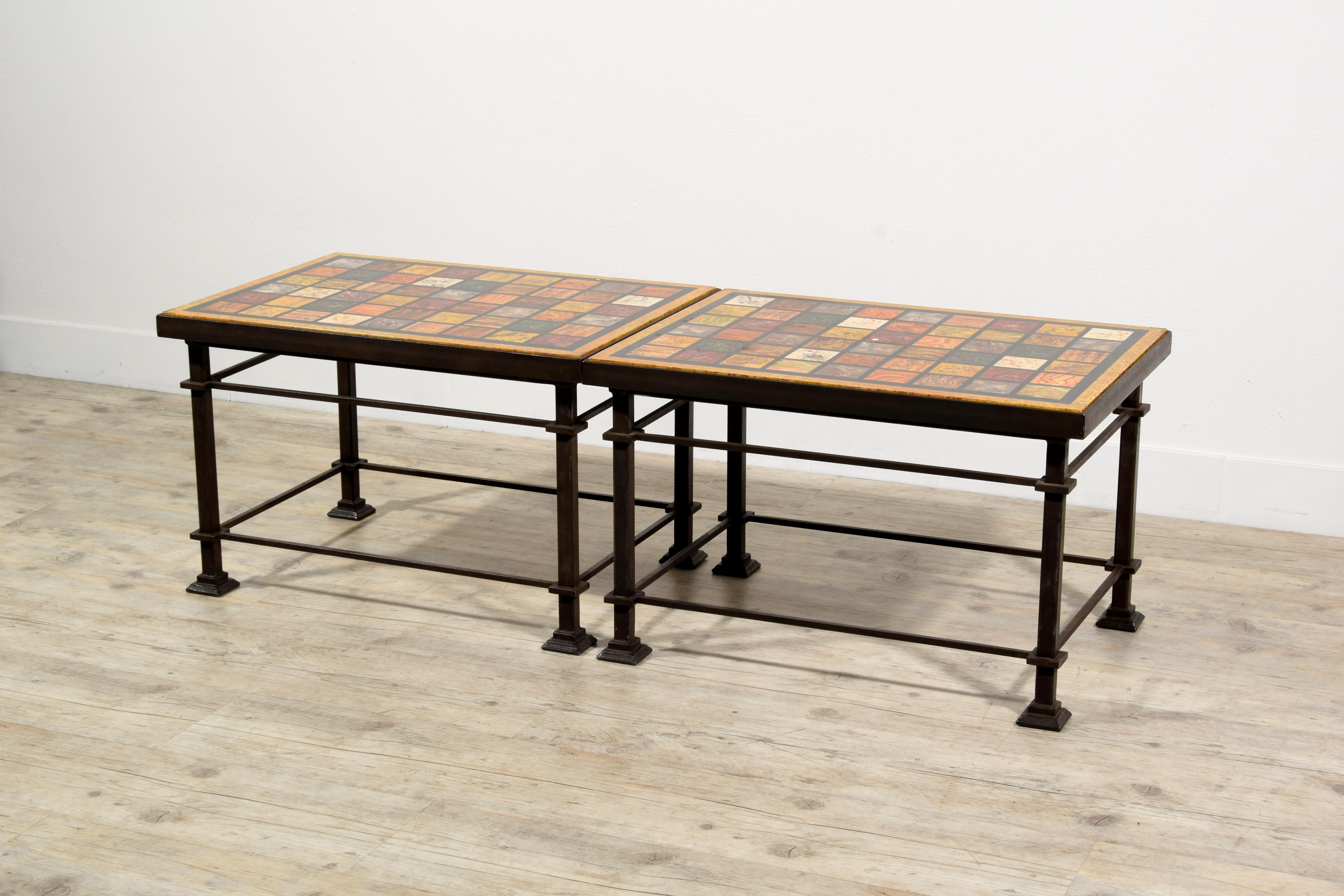 XXth Century, Pair of Roman Coffee Tables with Lacquered Wood Top For Sale 4