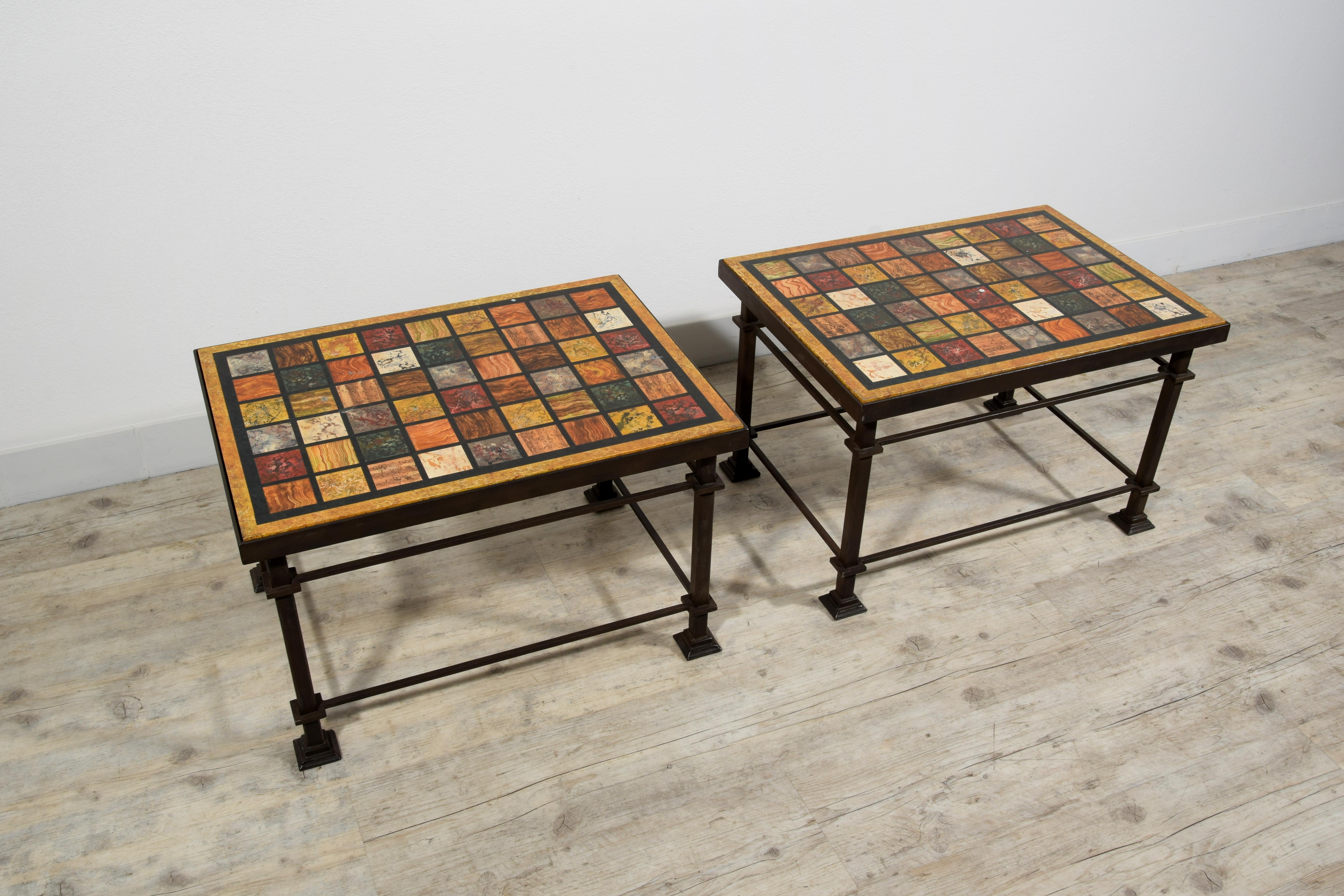 XXth Century, Pair of Roman Coffee Tables with Lacquered Wood Top For Sale 7