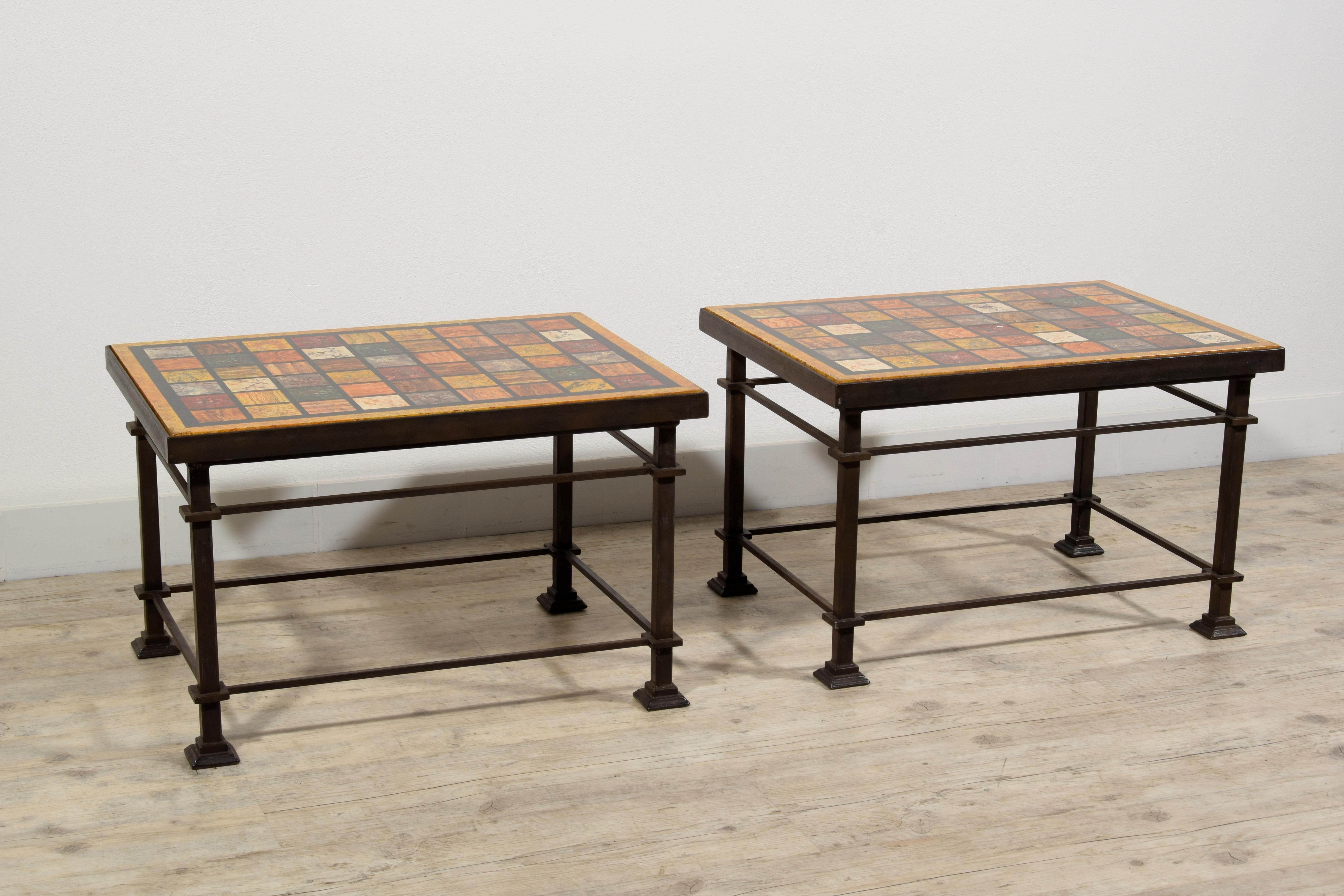 XXth Century, Pair of Roman Coffee Tables with Lacquered Wood Top For Sale 8
