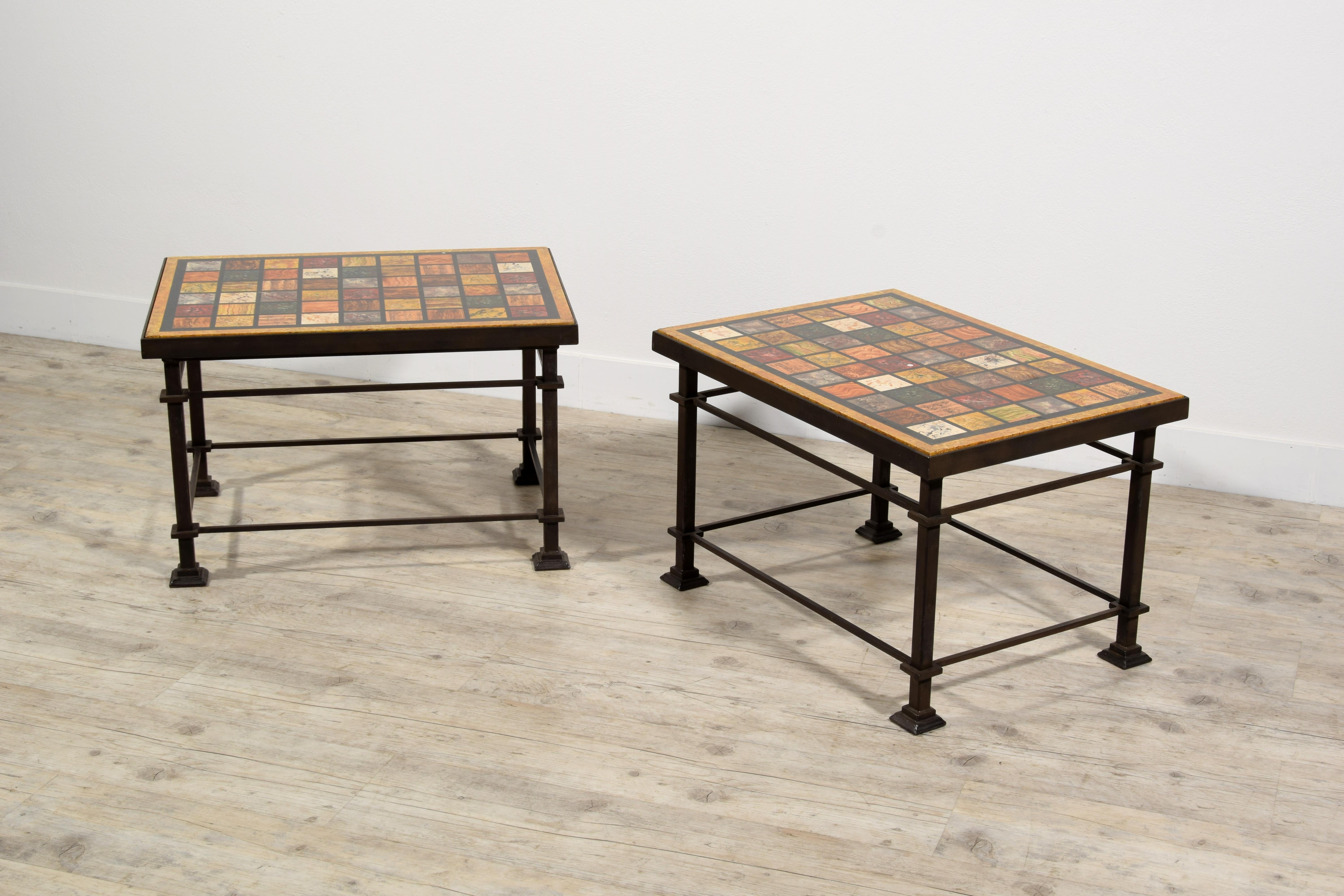 XXth Century, Pair of Roman Coffee Tables with Lacquered Wood Top For Sale 12