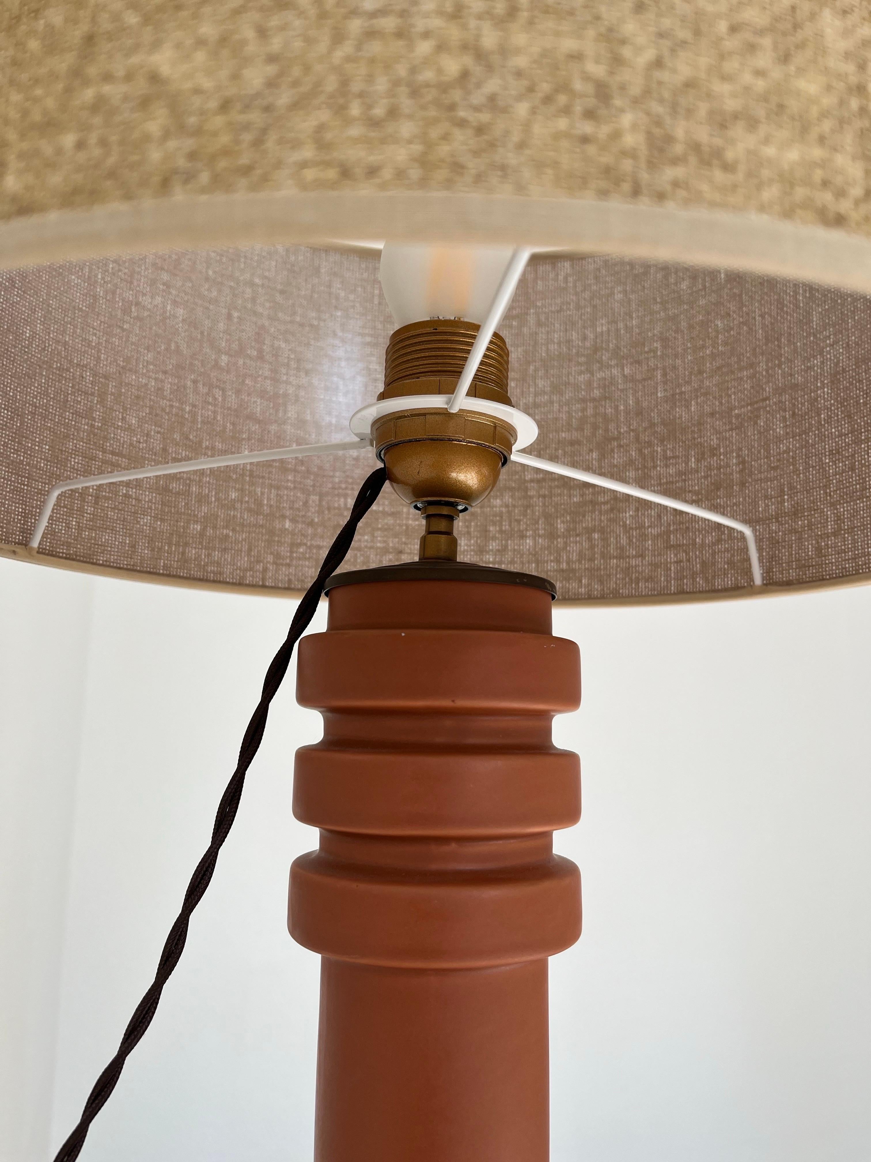 Lampe de table du XXe siècle en céramique émaillée en vente 1