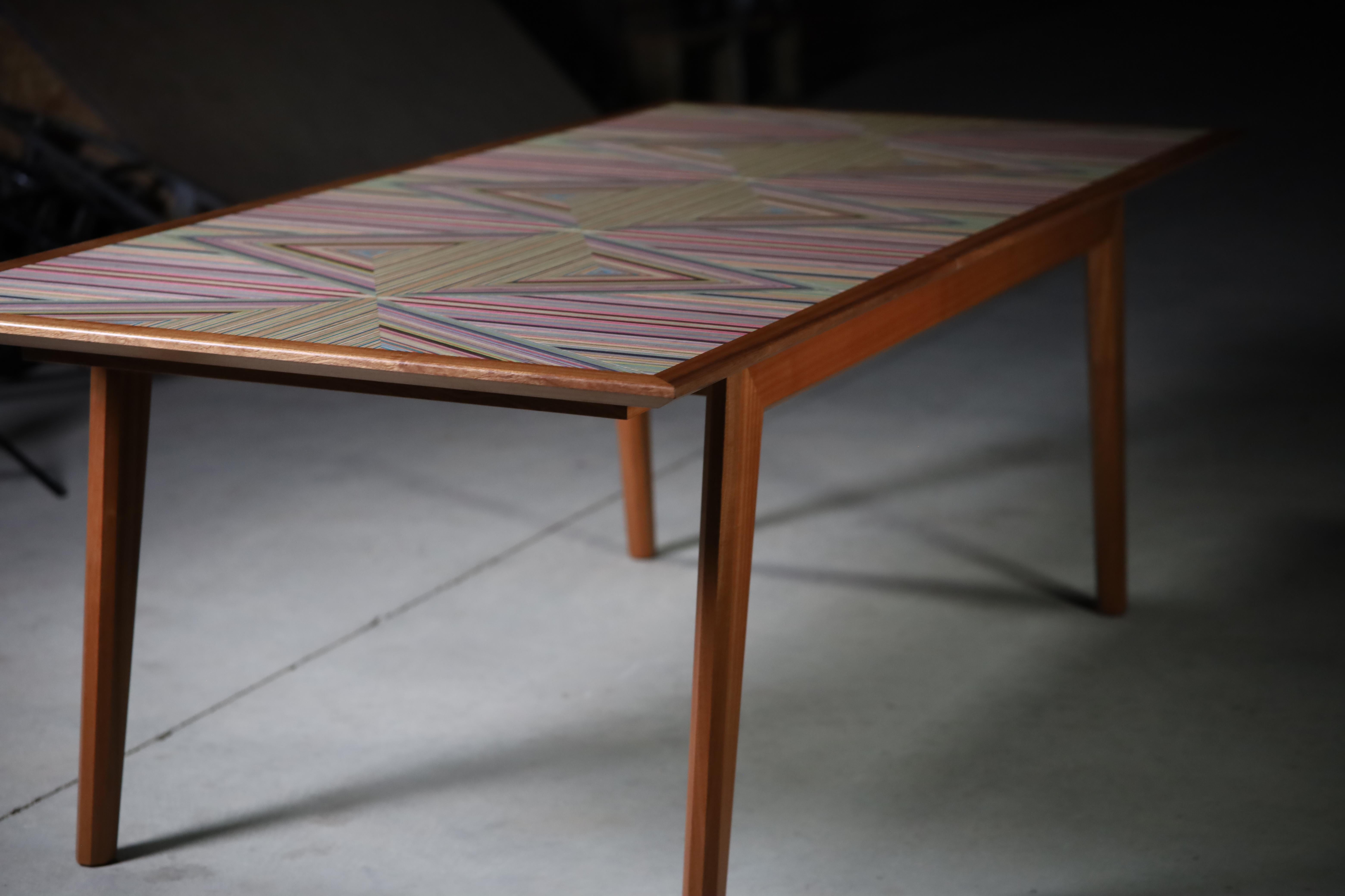 Travail du bois Table de salle à manger 'XXYY en vente