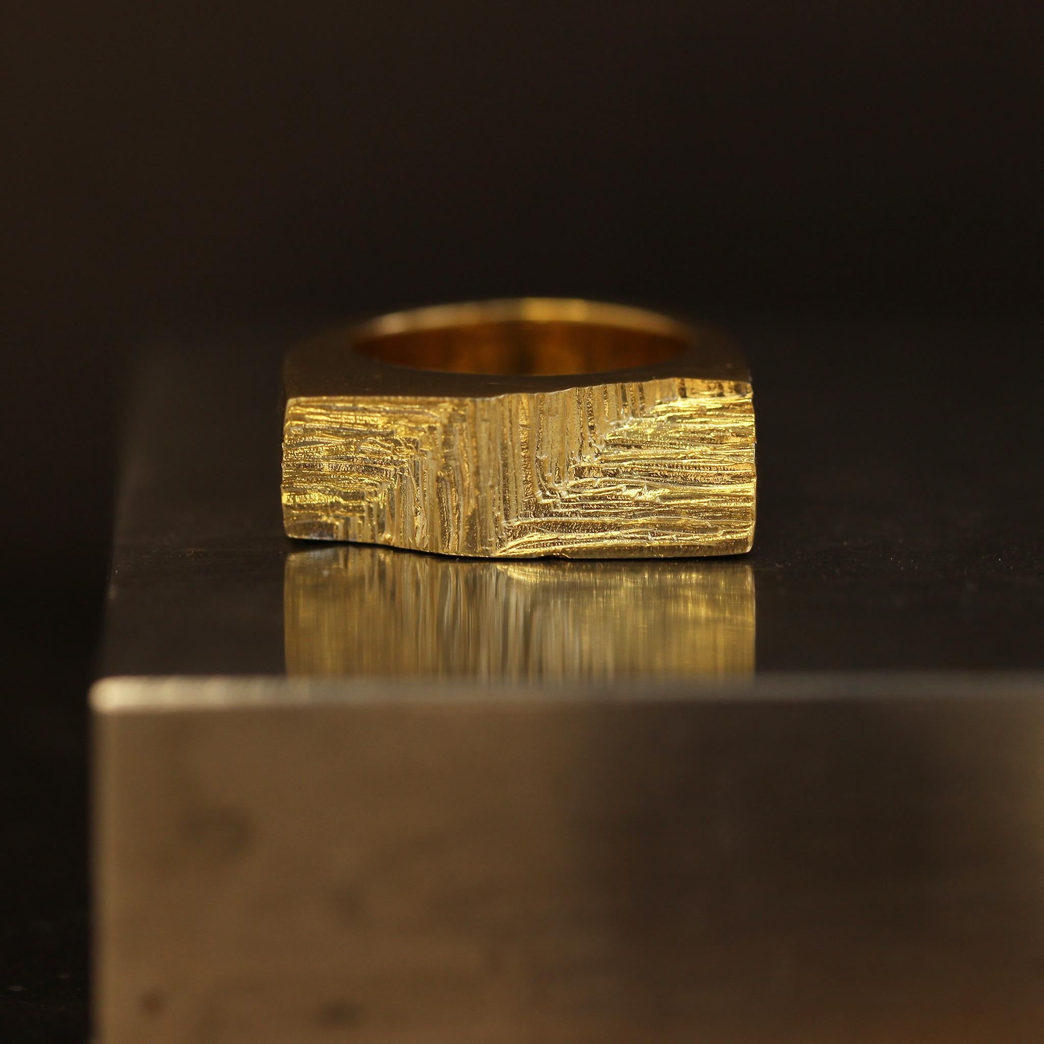 For Sale:  XYZ In Signum Modernist Sculptural Gold Statement Ring 7